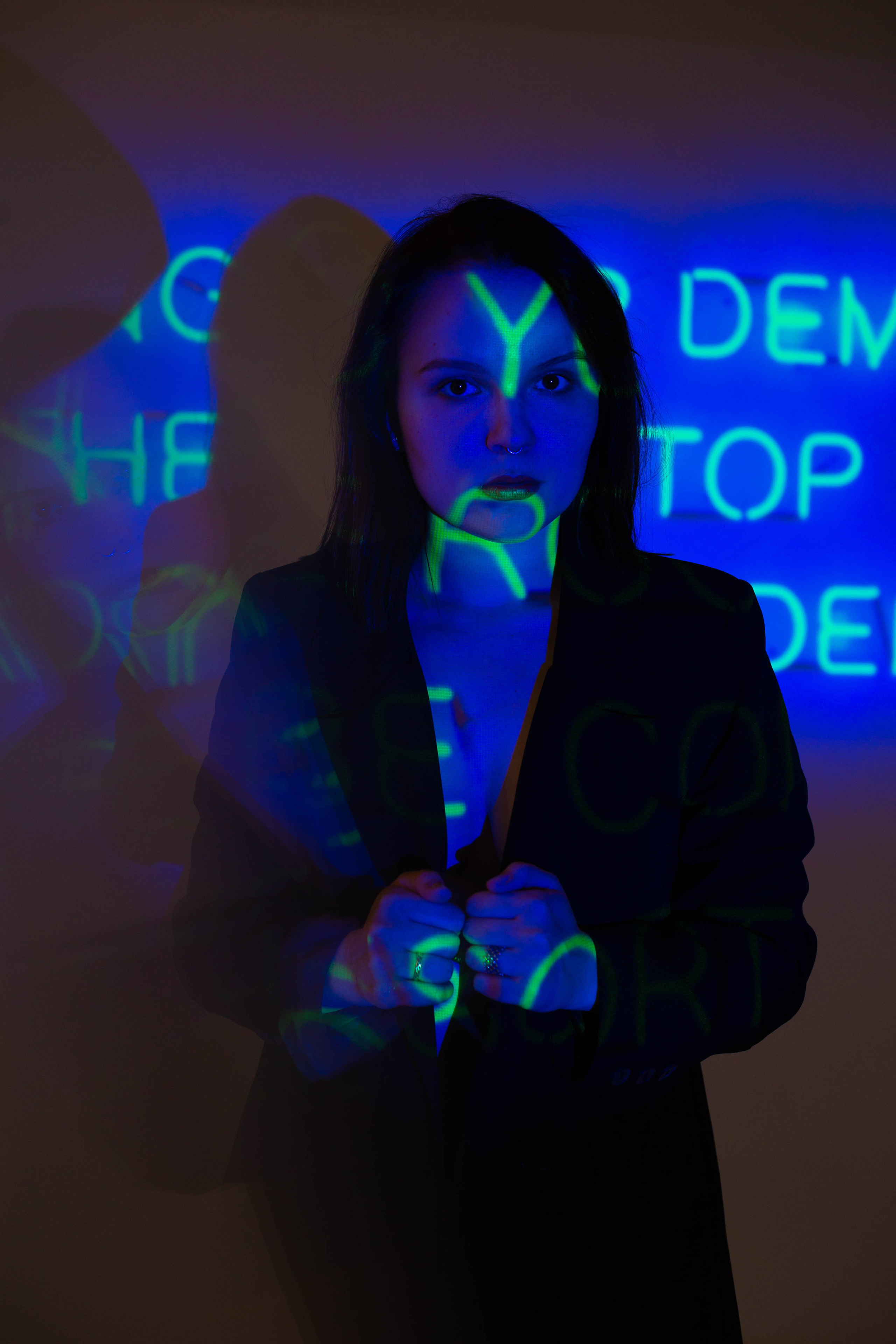 NEON PROJECTOR |KATE. Фотограф Абакумова Анастасия