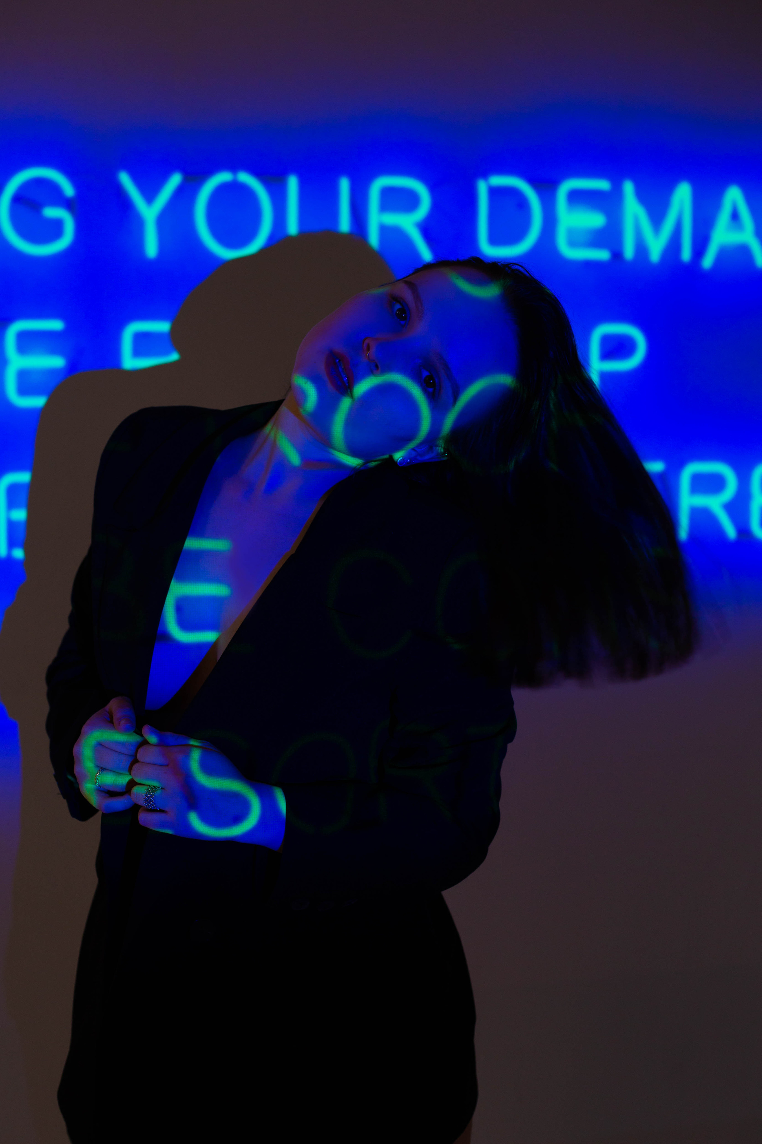 NEON PROJECTOR |KATE. Фотограф Абакумова Анастасия