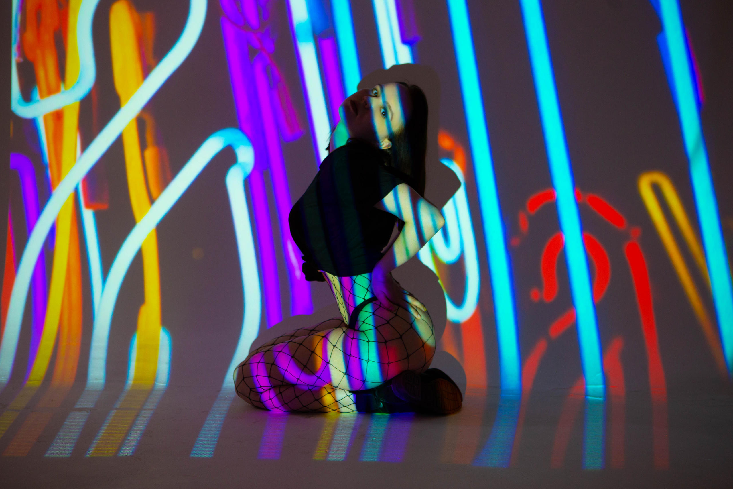 NEON PROJECTOR |KATE. Фотограф Абакумова Анастасия