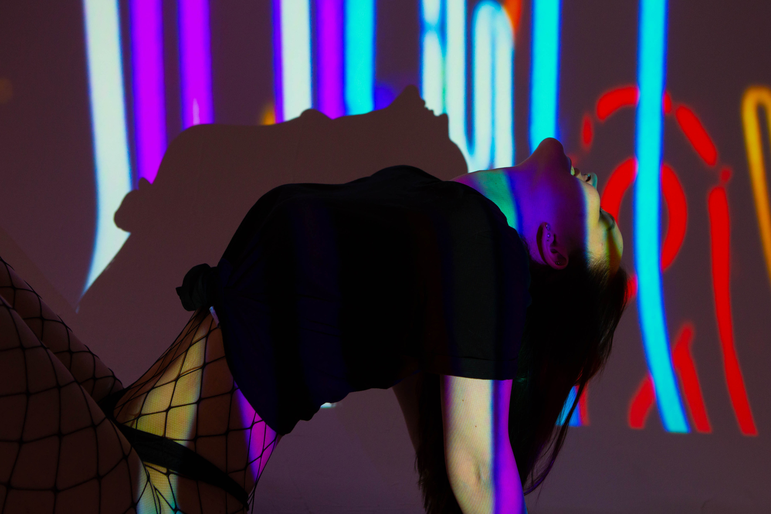 NEON PROJECTOR |KATE. Фотограф Абакумова Анастасия