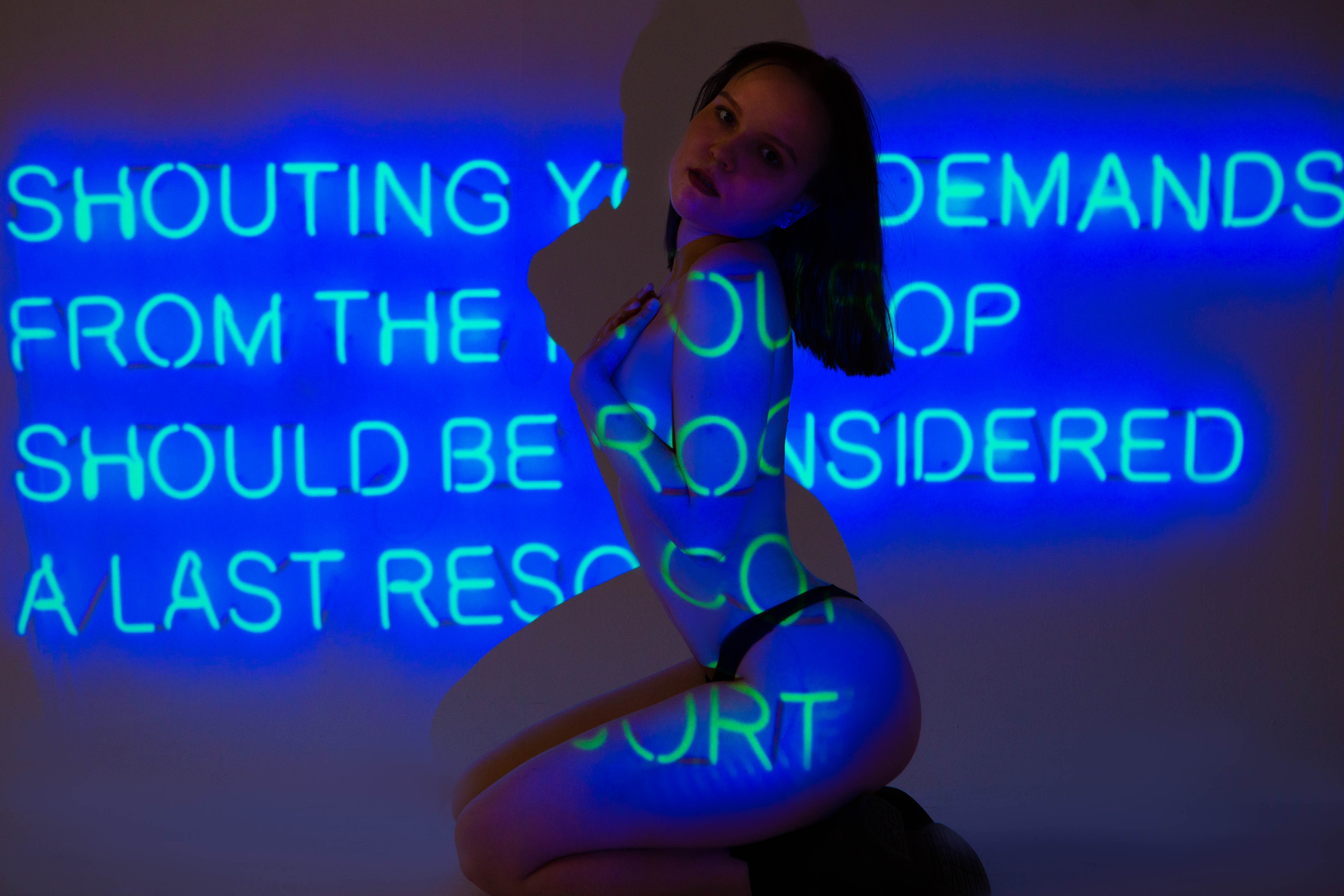 NEON PROJECTOR |KATE. Фотограф Абакумова Анастасия