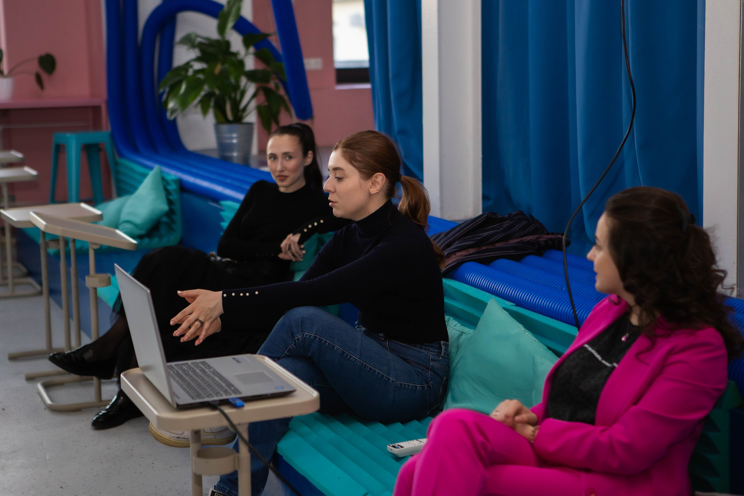 NEON | MATES CLUB NETWORKING. Фотограф Абакумова Анастасия