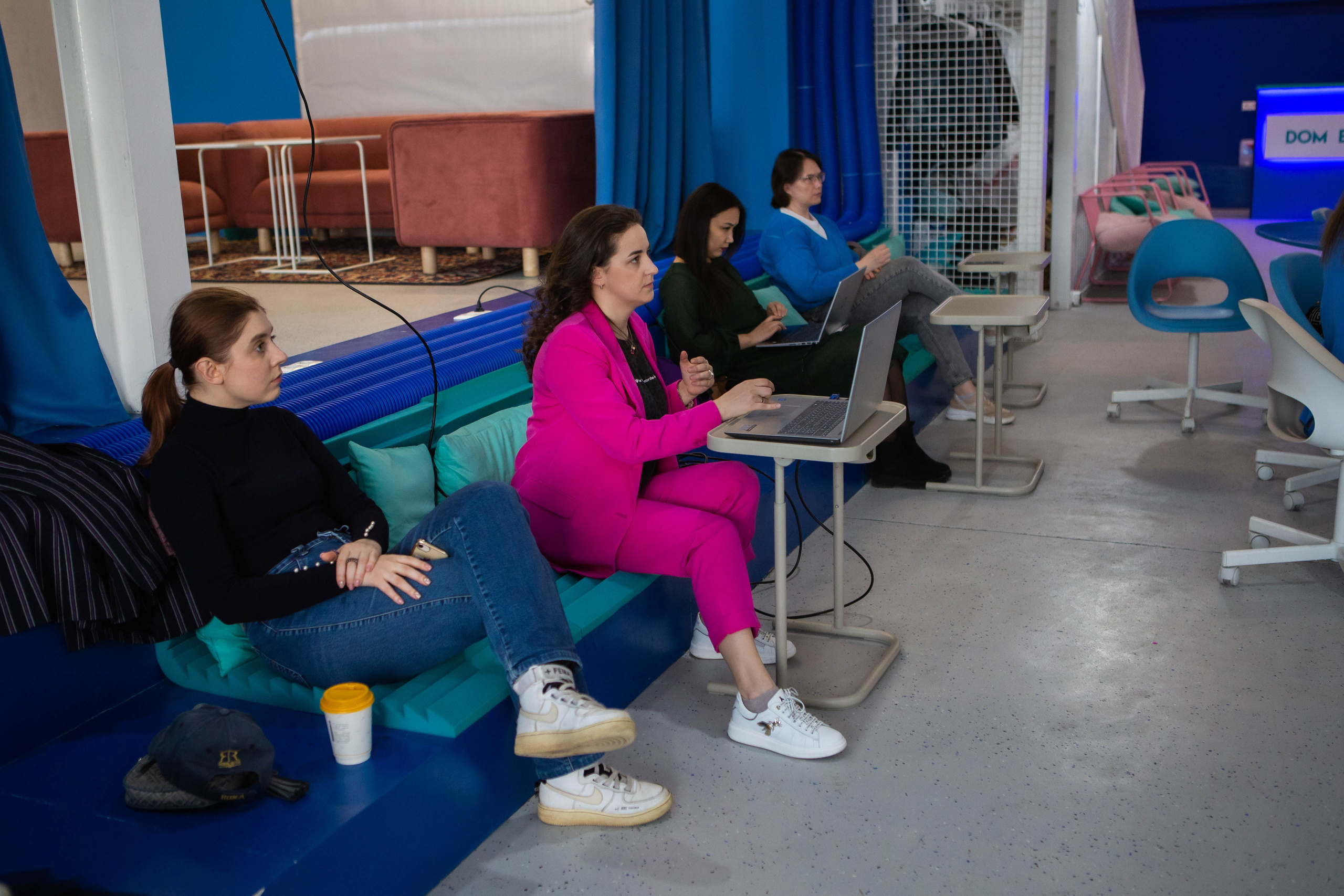 NEON | MATES CLUB NETWORKING. Фотограф Абакумова Анастасия