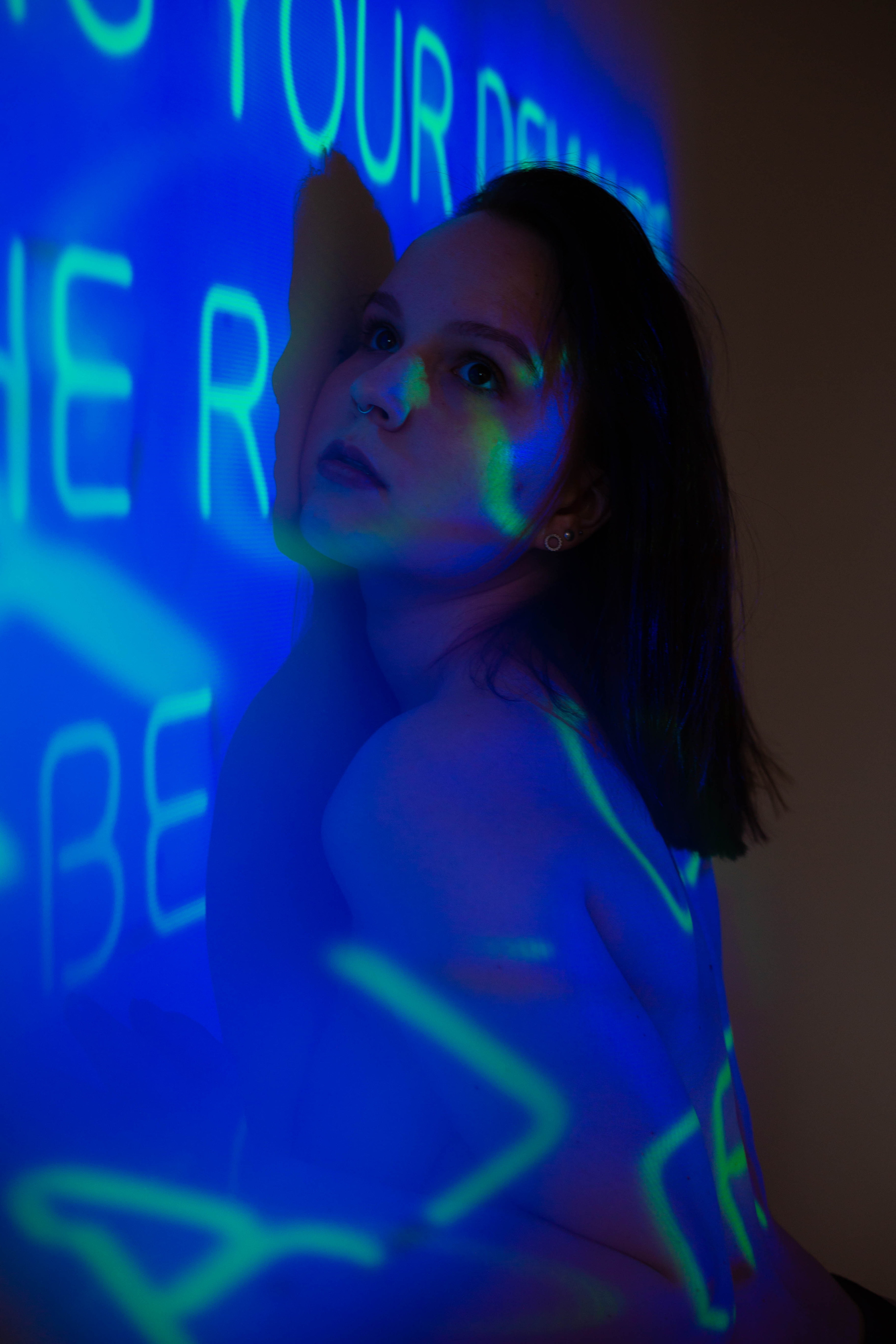 NEON PROJECTOR |KATE. Фотограф Абакумова Анастасия