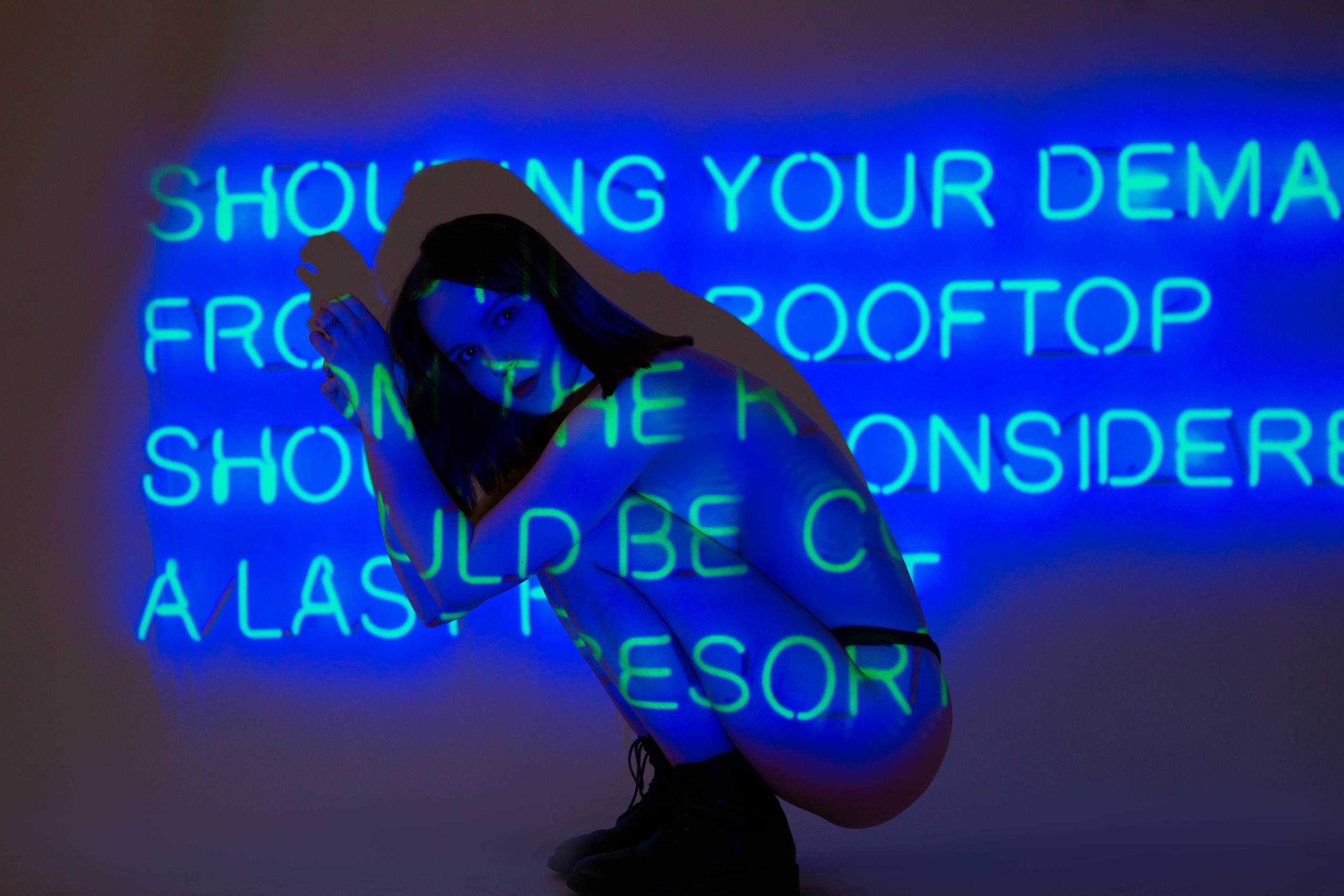 NEON PROJECTOR |KATE. Фотограф Абакумова Анастасия