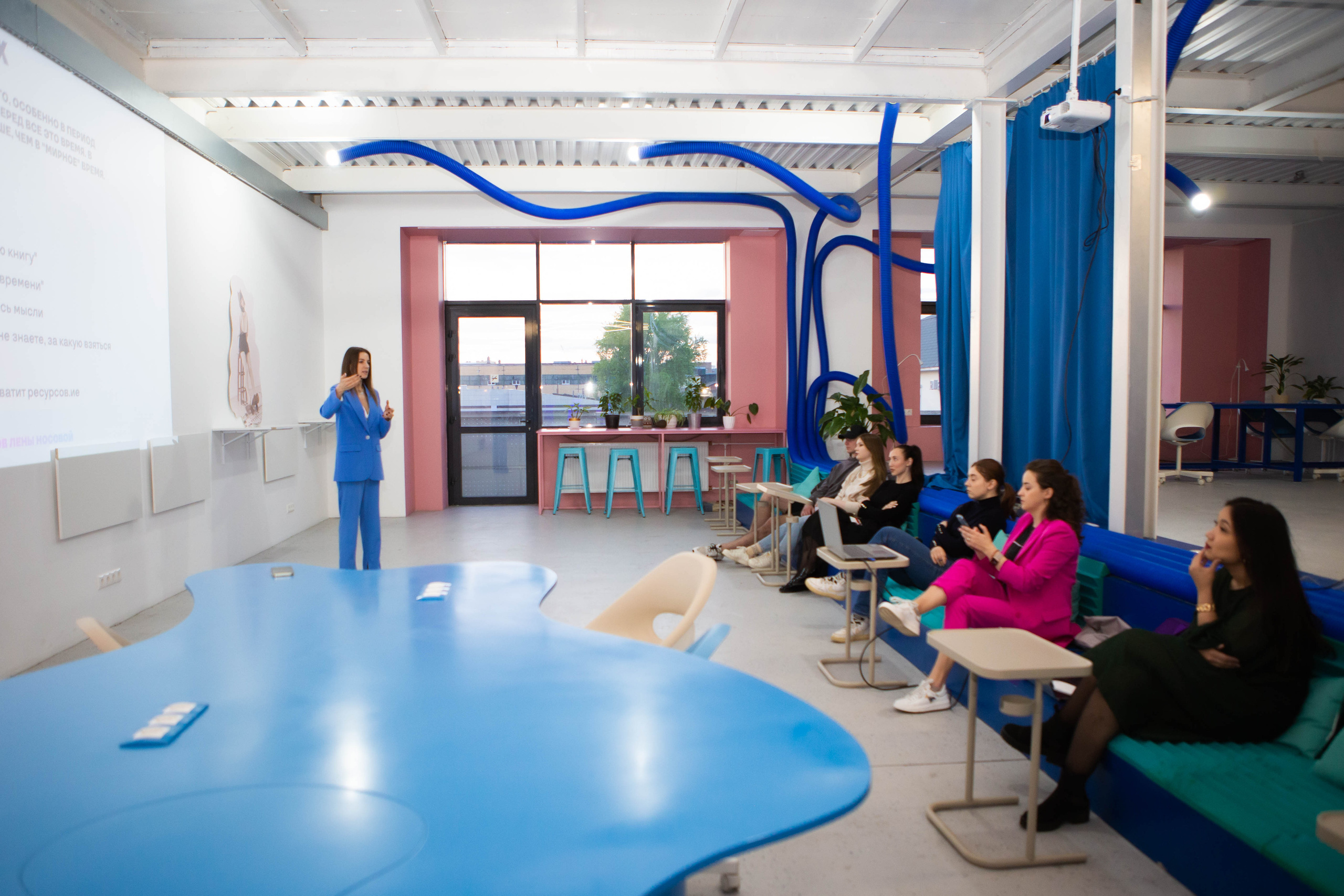 NEON | MATES CLUB NETWORKING. Фотограф Абакумова Анастасия