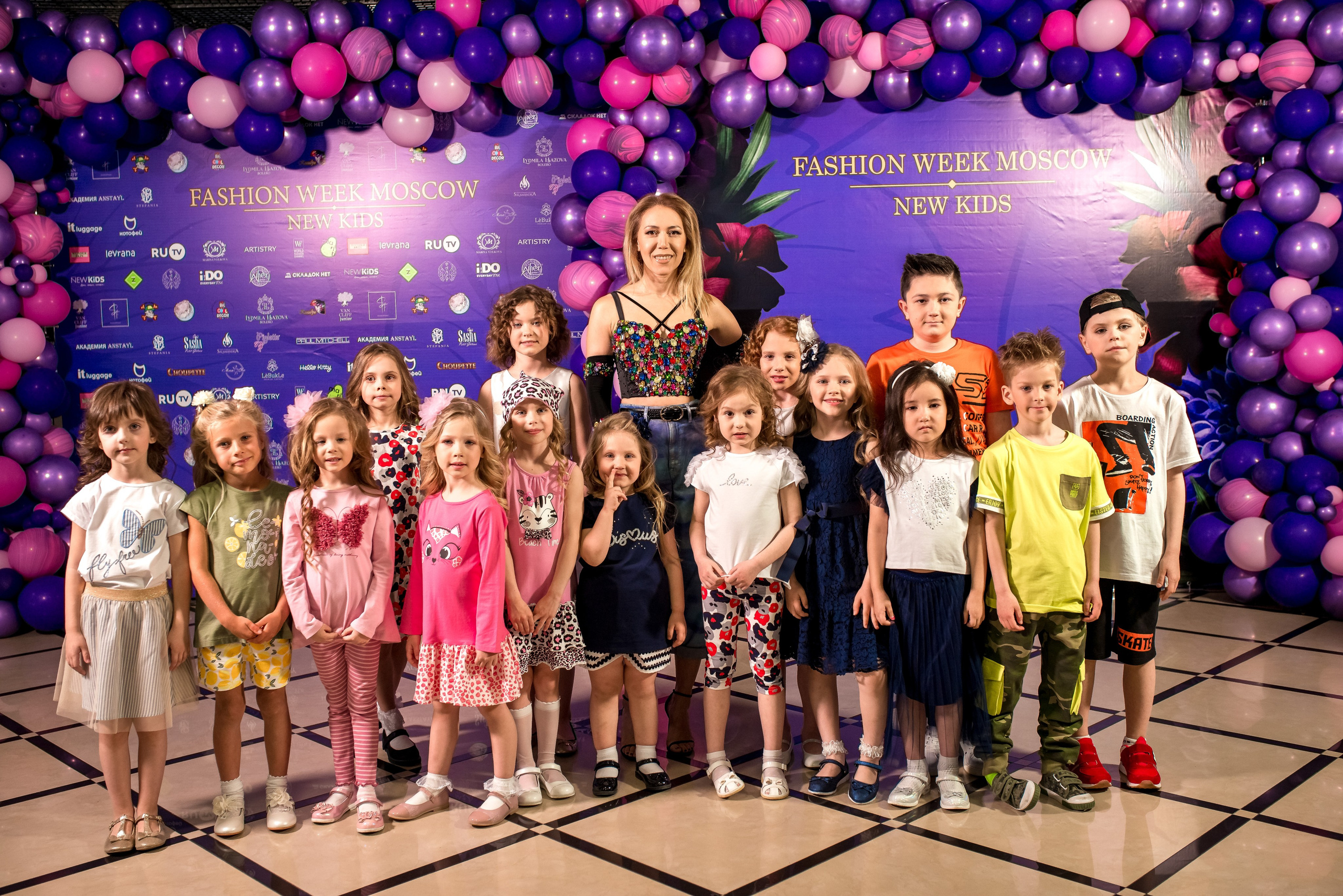 Показ Итальянской моды в России весна 2022. Женский фотограф Крещение Венчание Москва Брянск