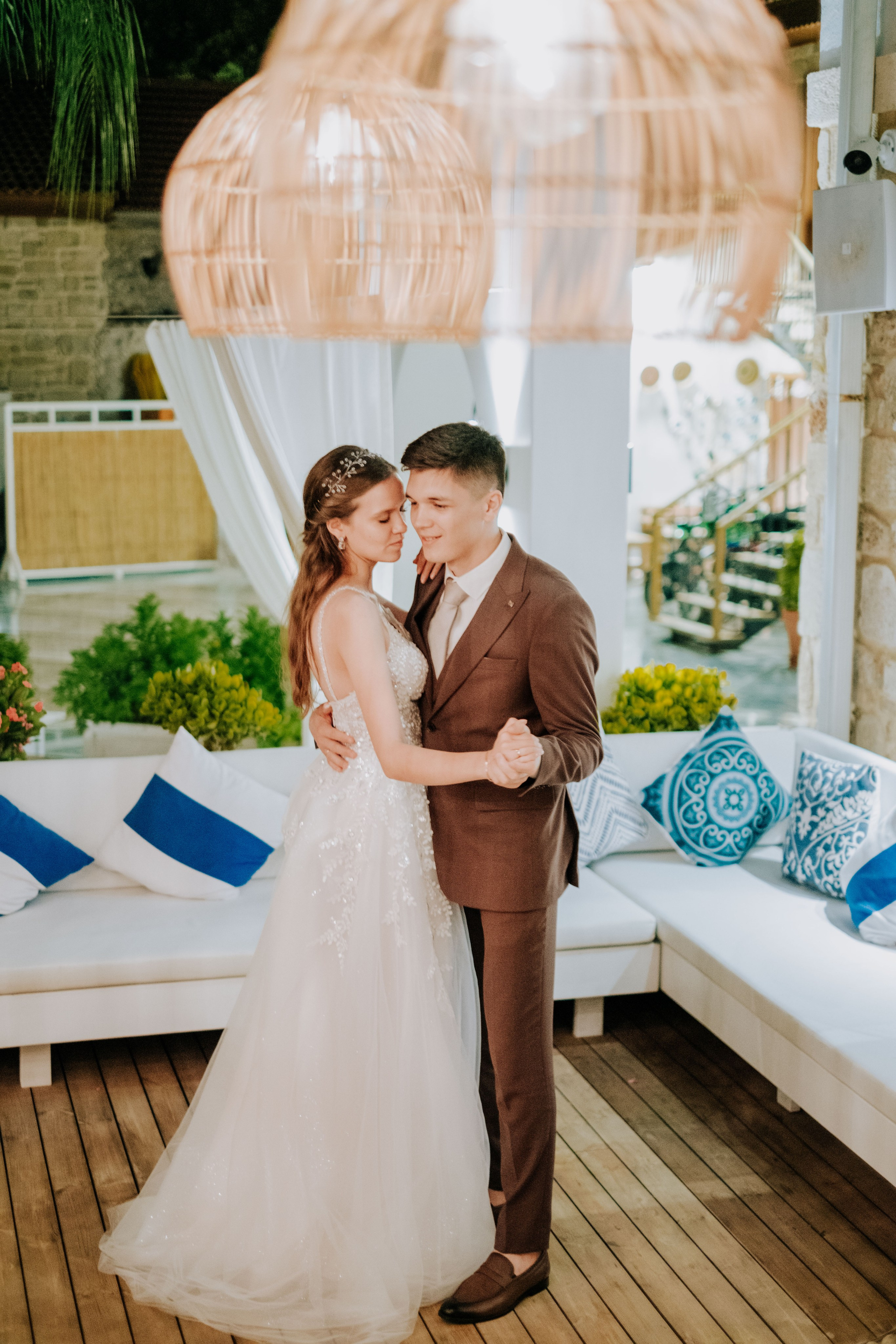 История Элины и Амира