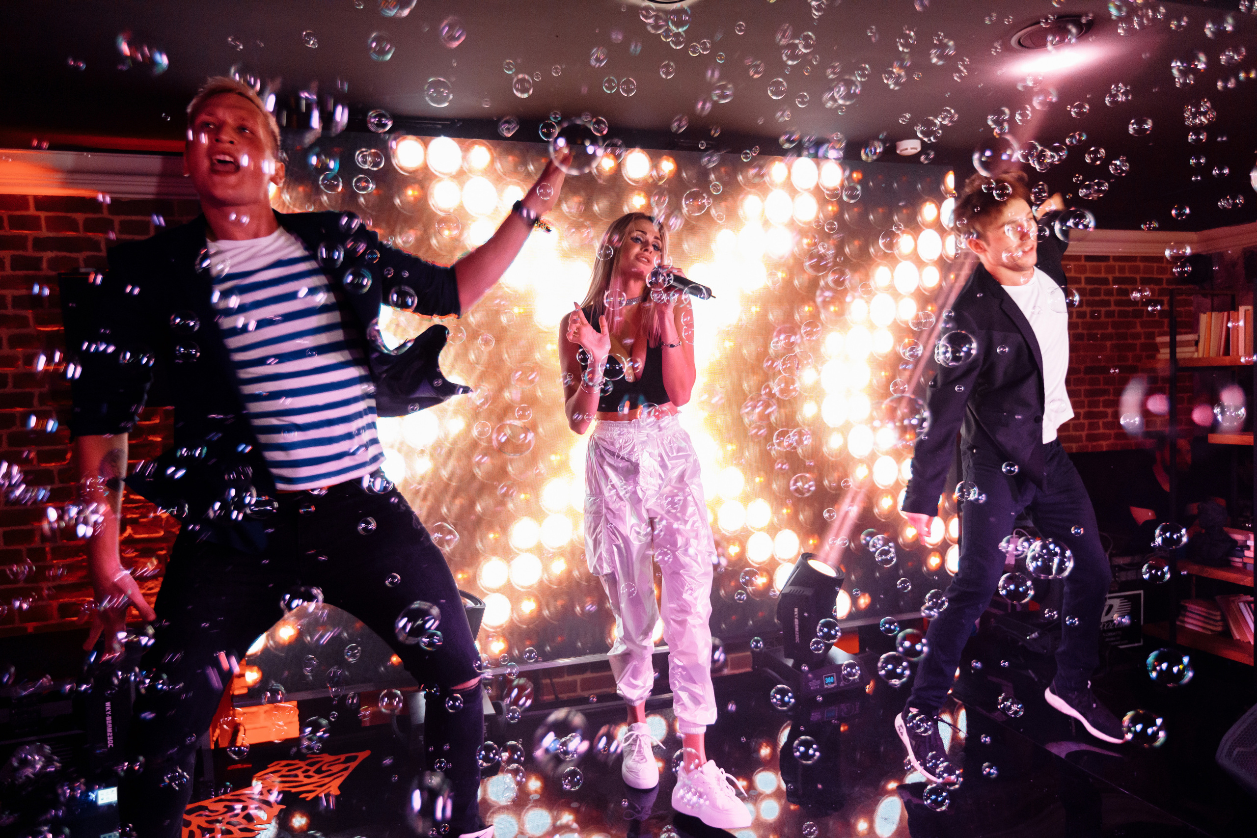 HELEN YES. ARTEMIY IGNATOV