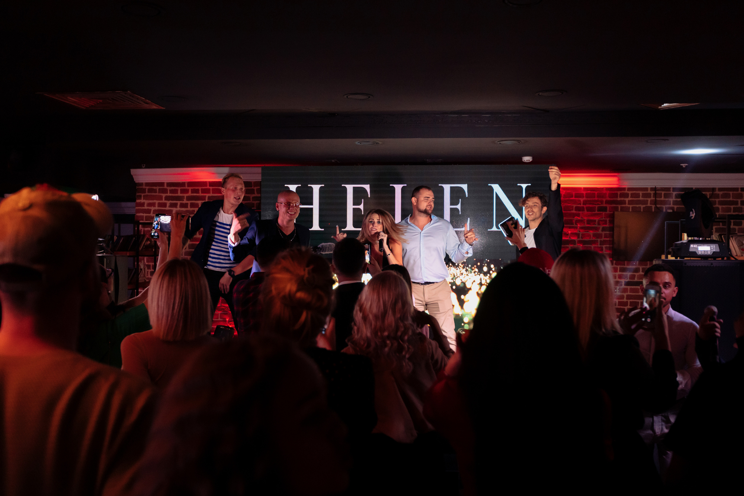 HELEN YES. ARTEMIY IGNATOV