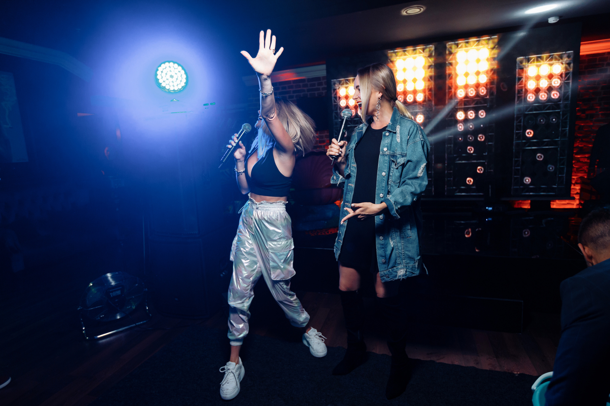 HELEN YES. ARTEMIY IGNATOV