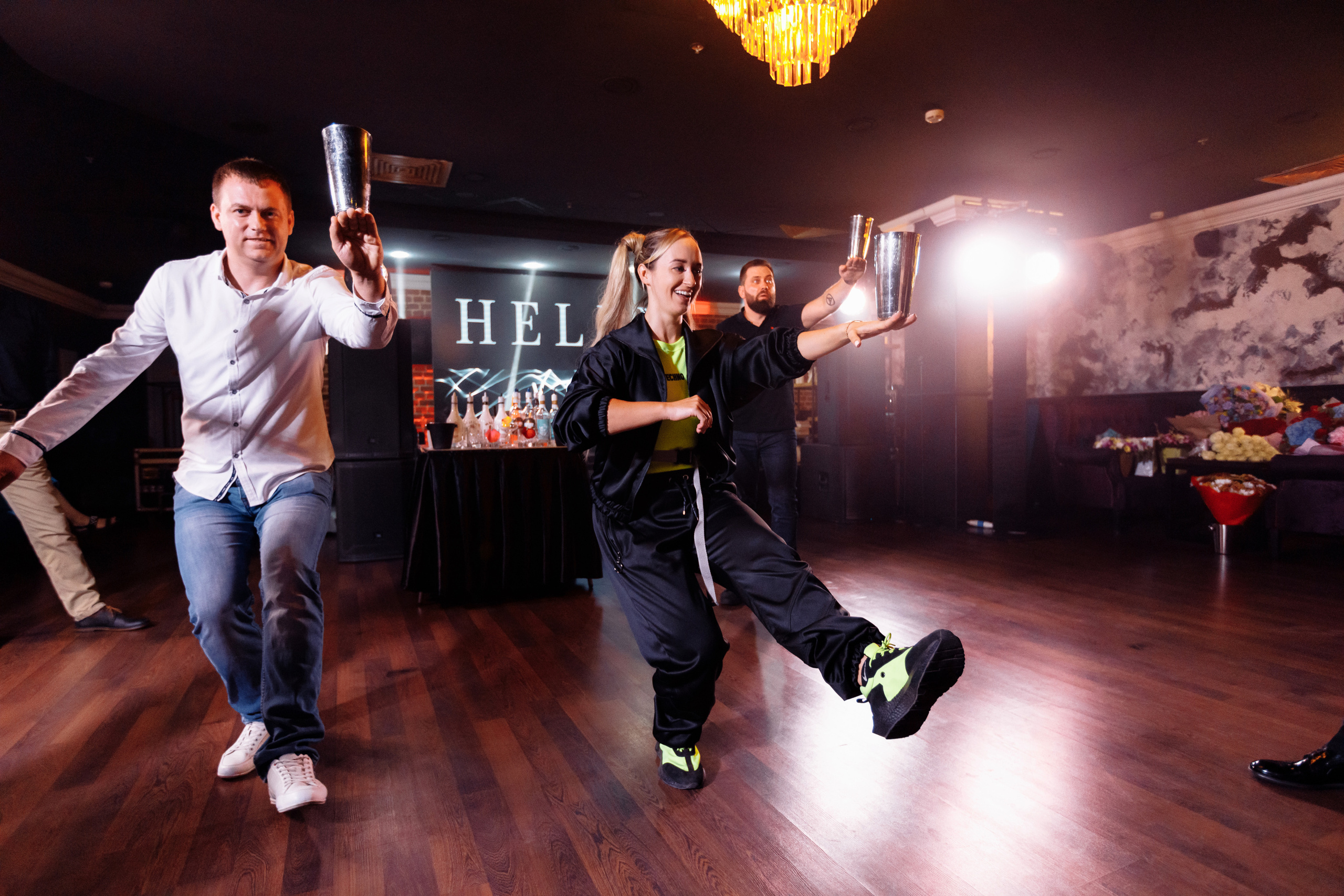 HELEN YES. ARTEMIY IGNATOV