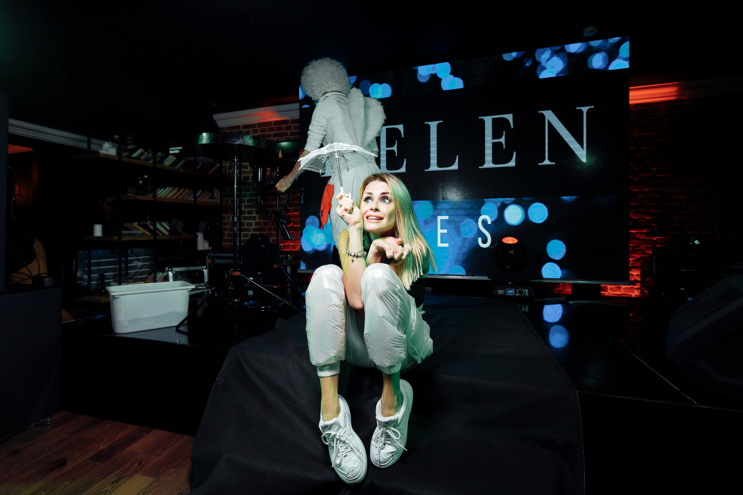 HELEN YES. ARTEMIY IGNATOV