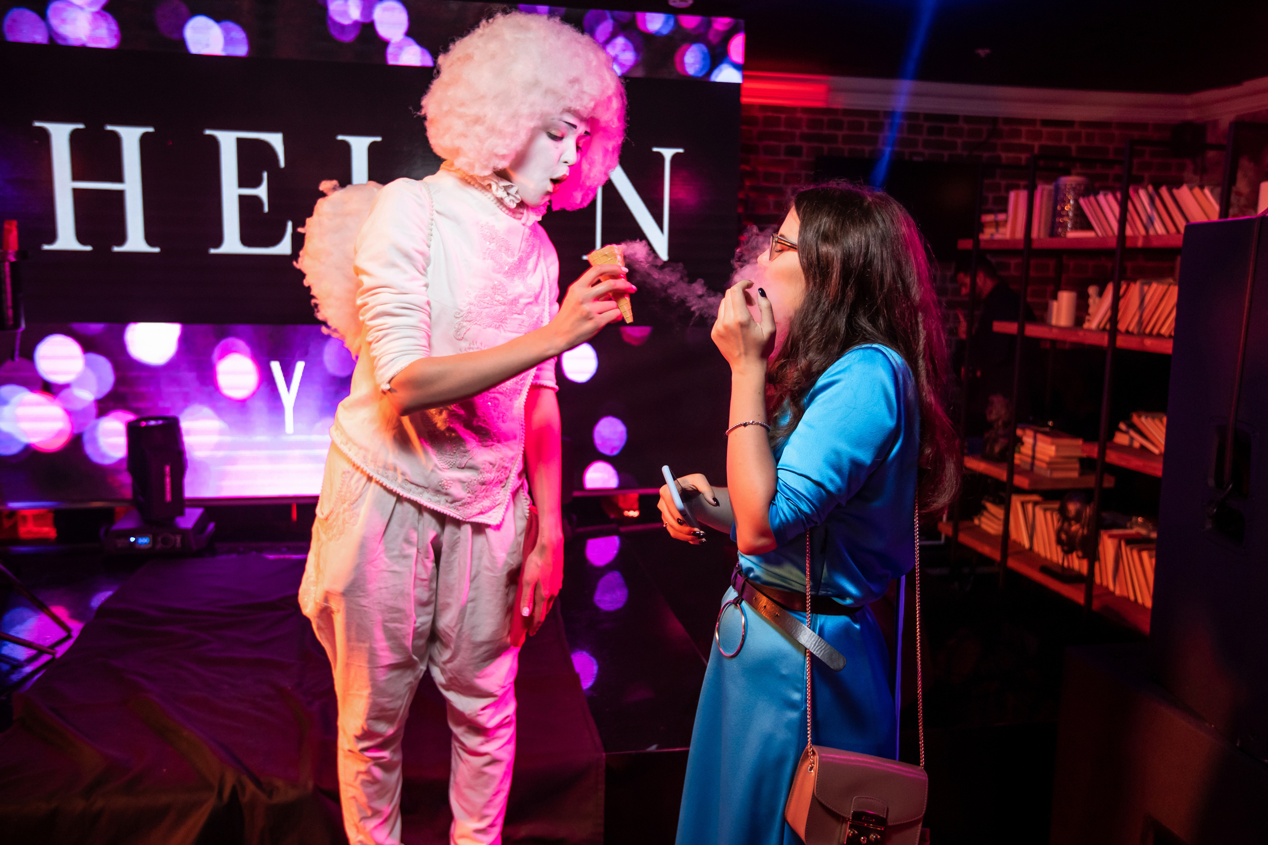 HELEN YES. ARTEMIY IGNATOV