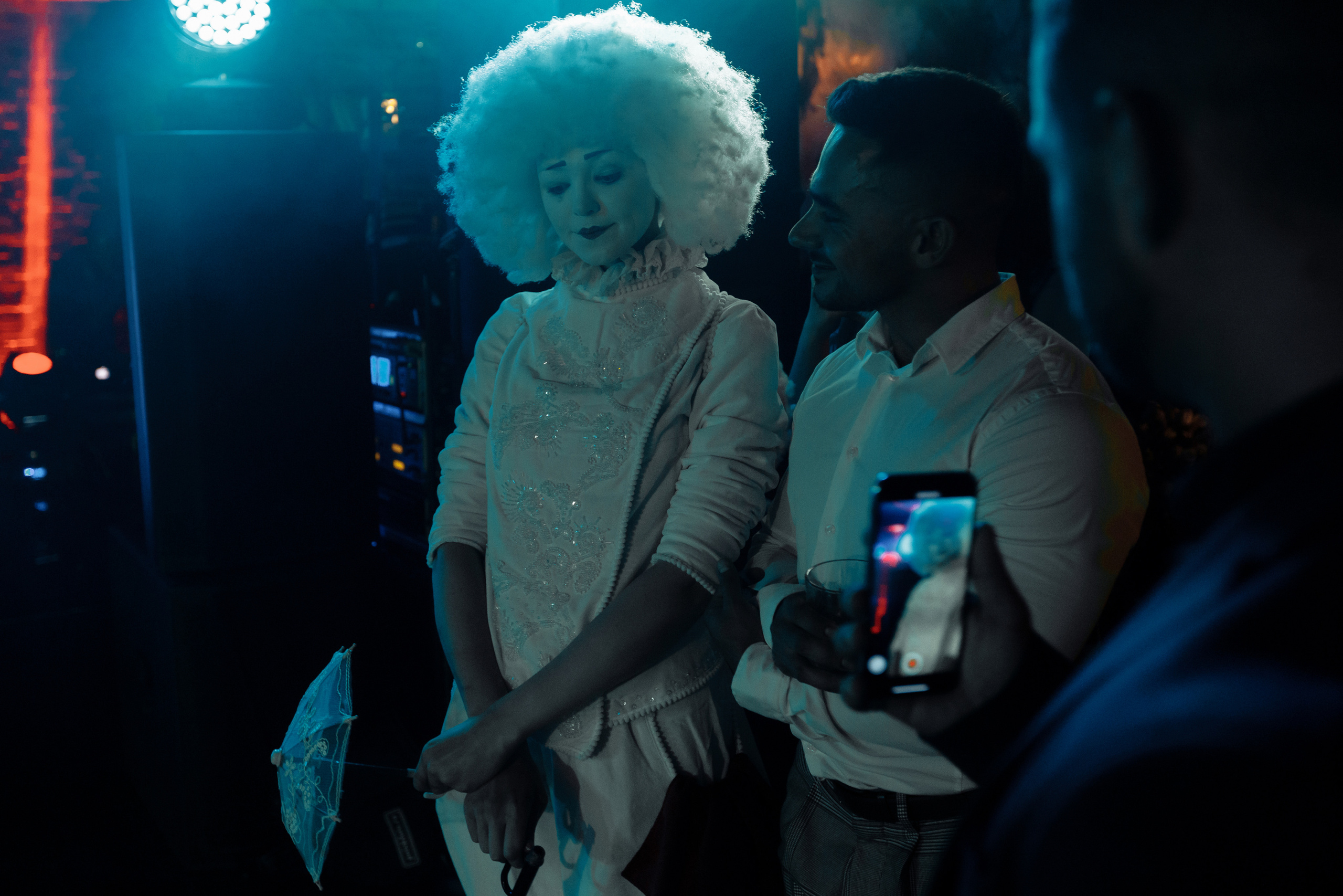 HELEN YES. ARTEMIY IGNATOV