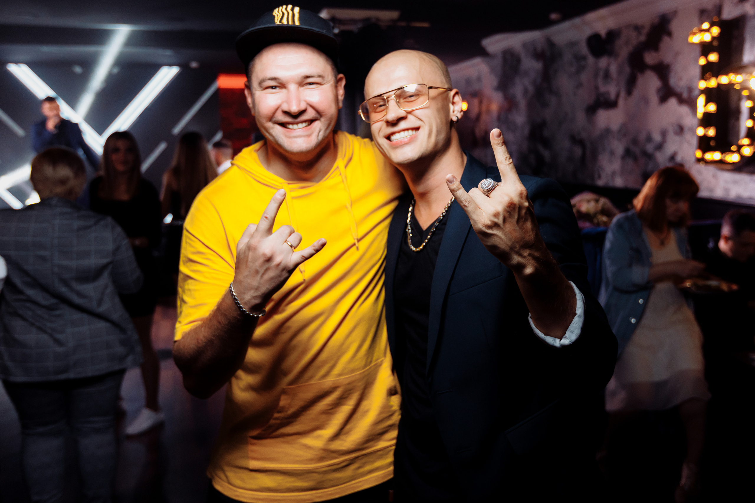 HELEN YES. ARTEMIY IGNATOV