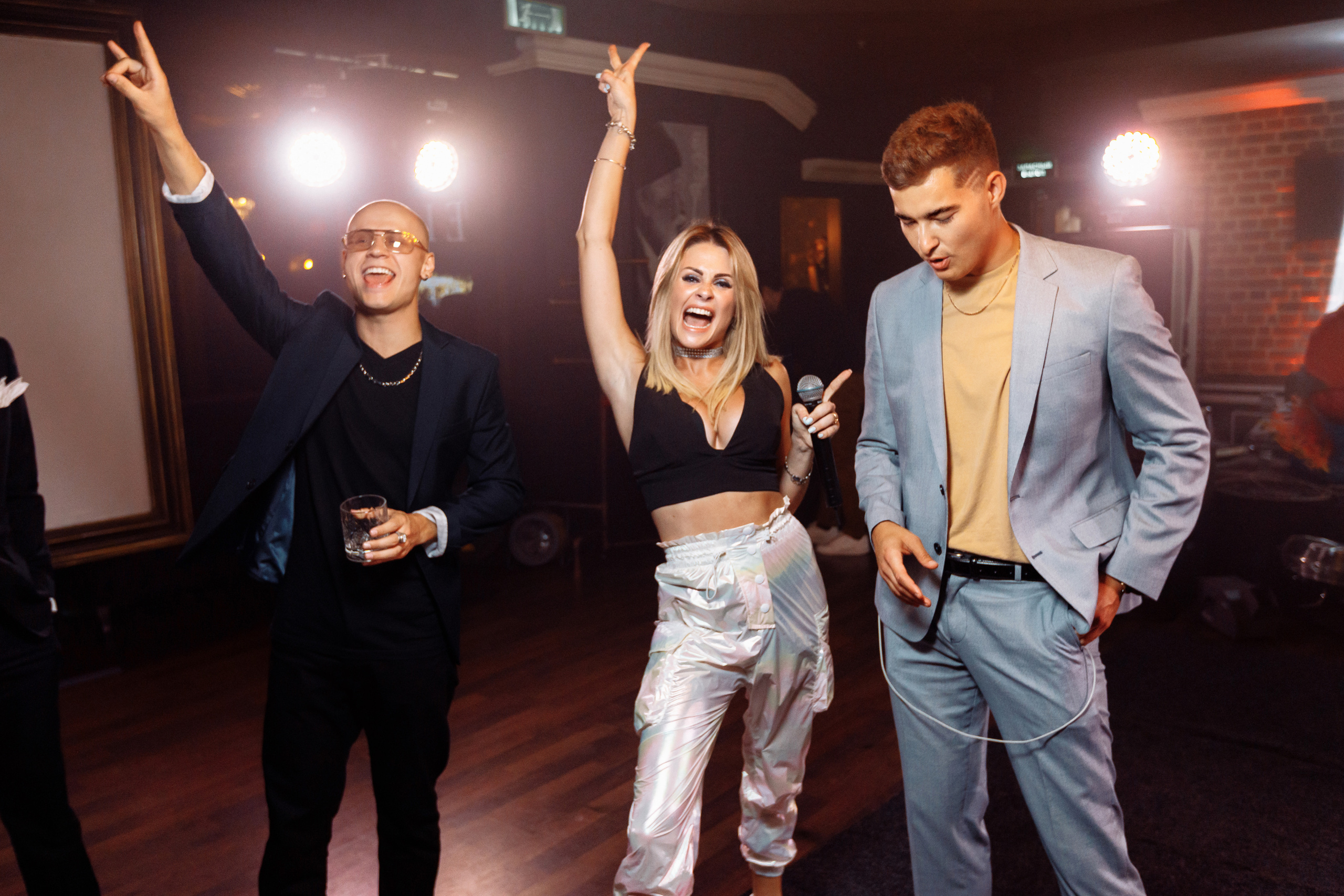 HELEN YES. ARTEMIY IGNATOV