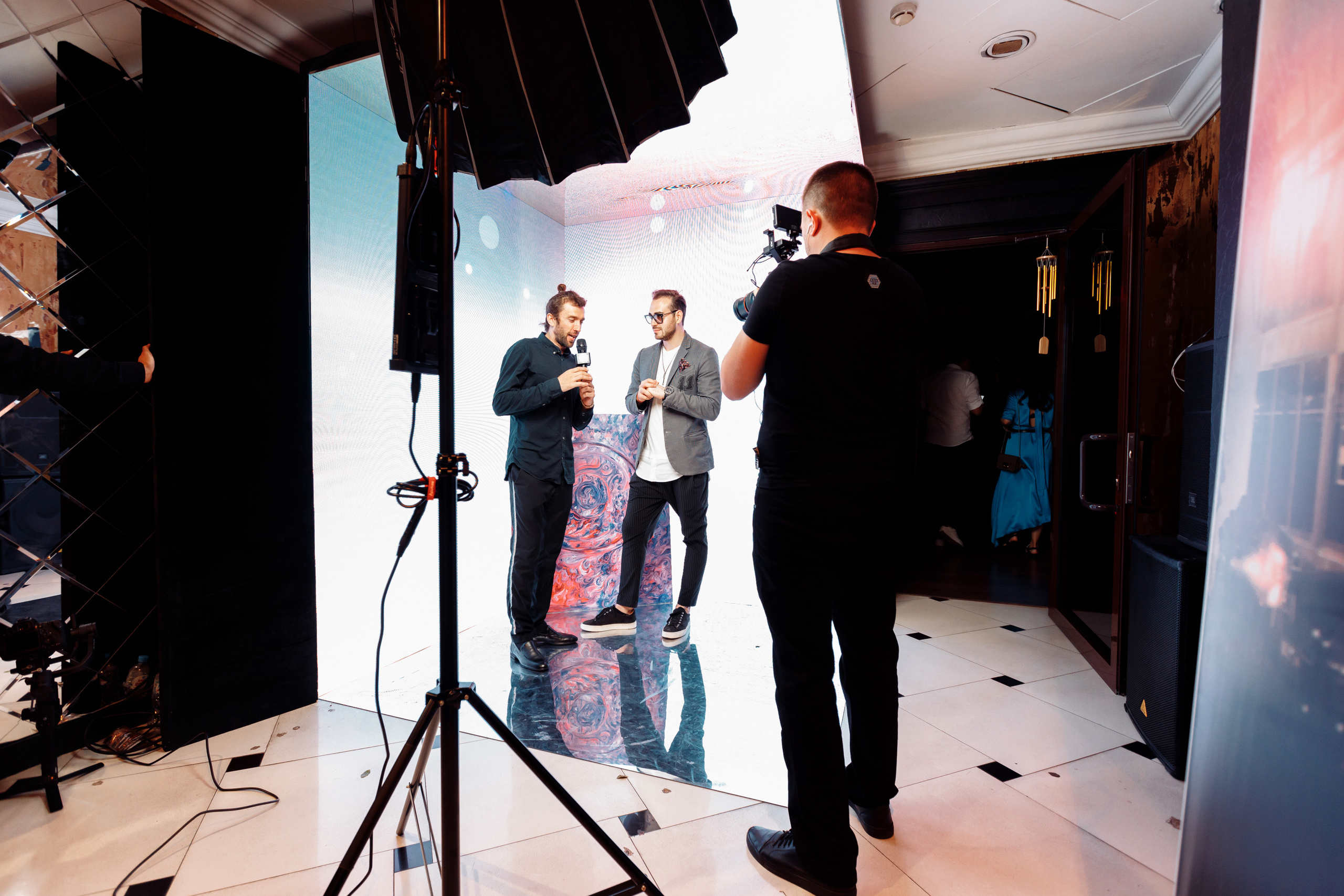 HELEN YES. ARTEMIY IGNATOV