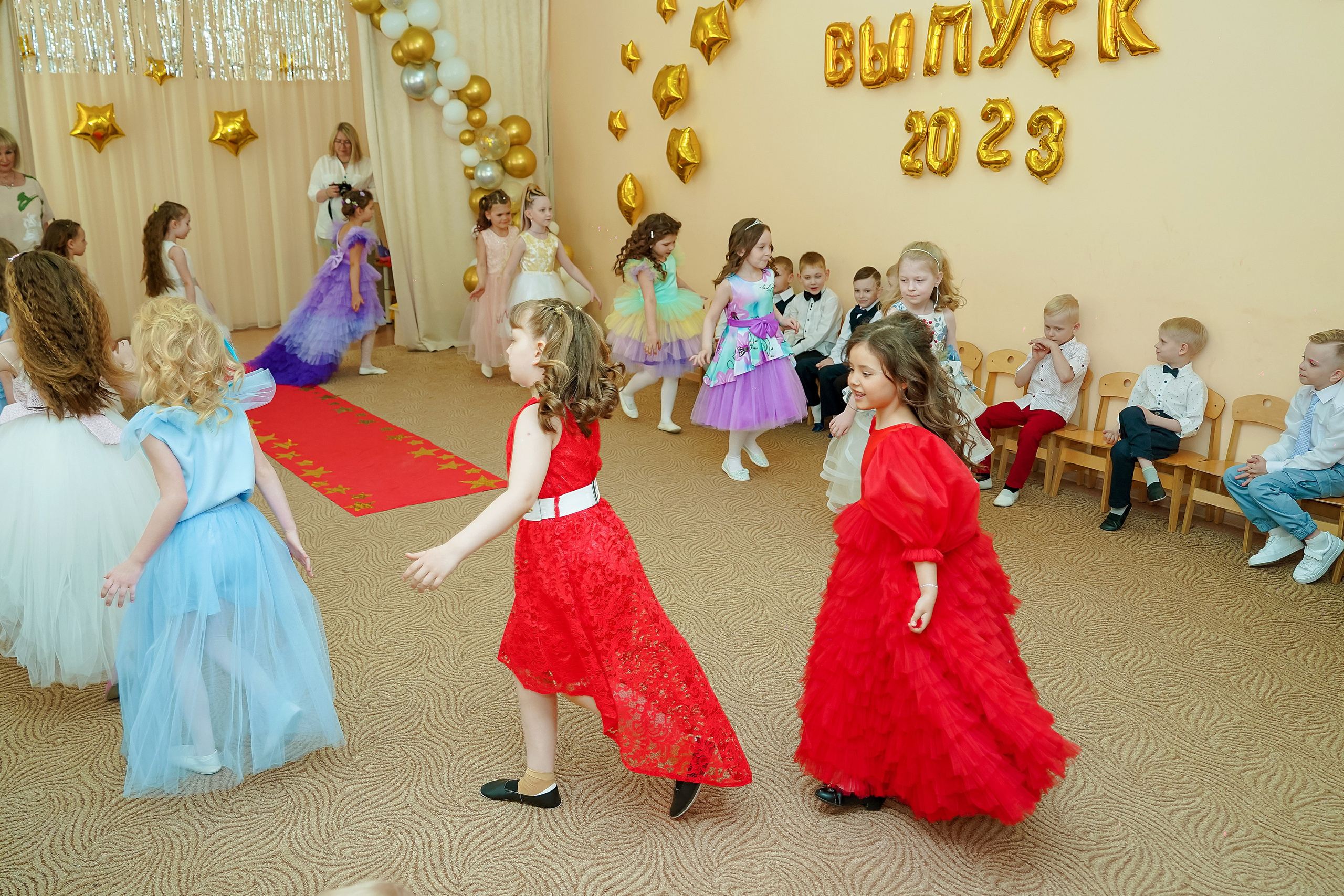 Фотосъемка видеосъёмка фотограф видеооператор новогодних утренников  в. Фотограф, видеооператор Нина Коршунова