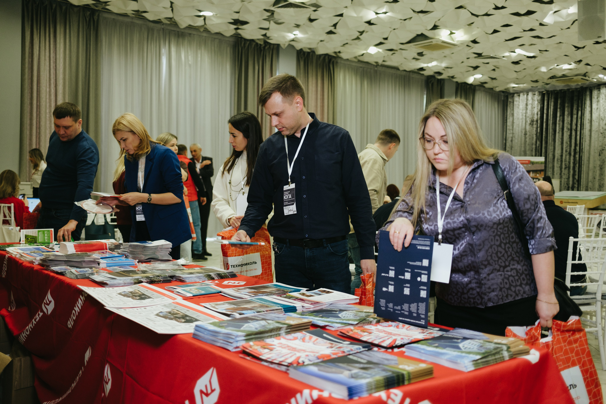 ТЕХНОНИКОЛЬ | КОНФЕРЕНЦИЯ ПАРТНЕРОВ ЮГА. Свадебный фотограф Денис Ожигин в Краснодаре и крае. Эмоциональная и стильная съемка вашего дня