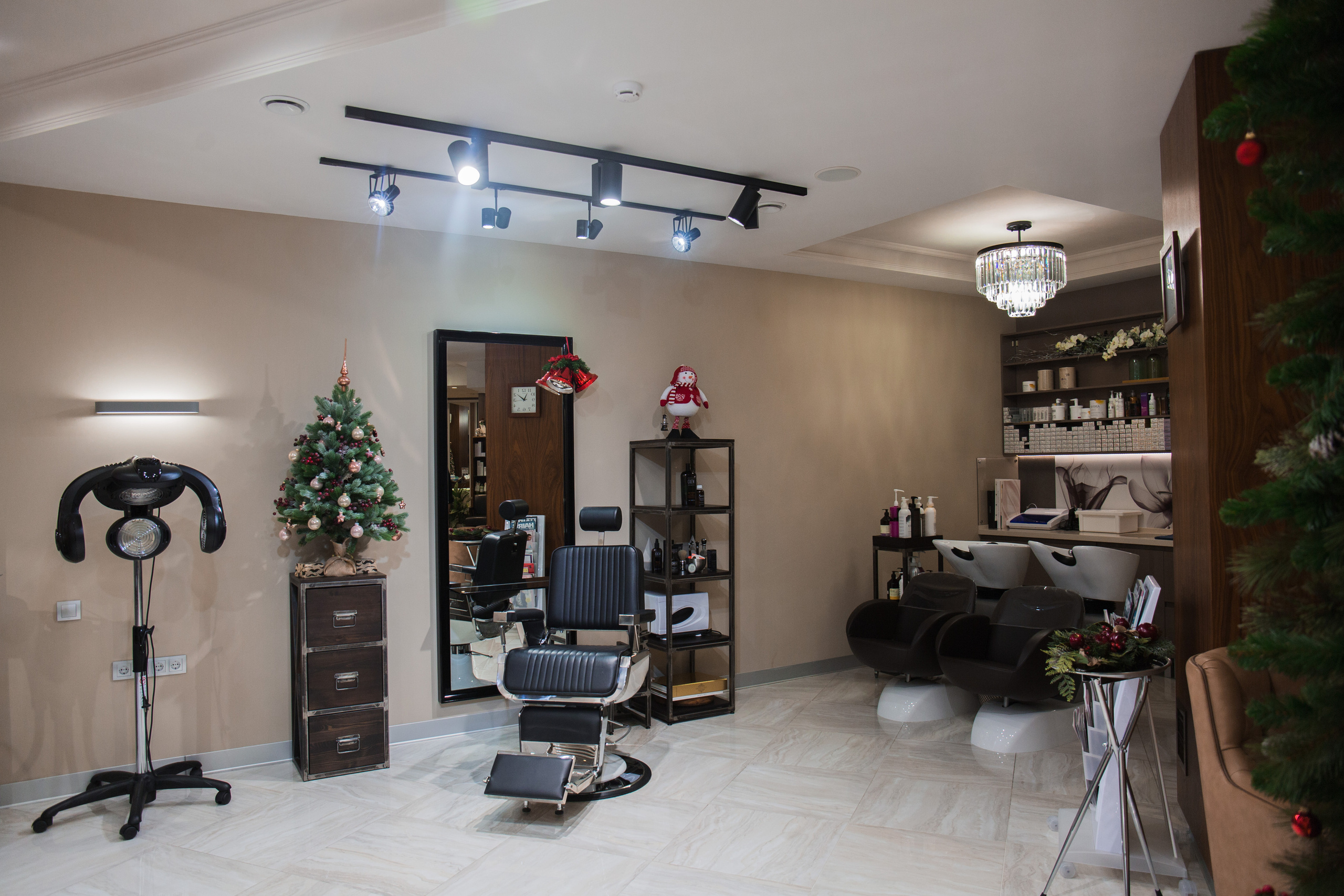 Основной зал фотосъемка интерьера салона красоты в Москве