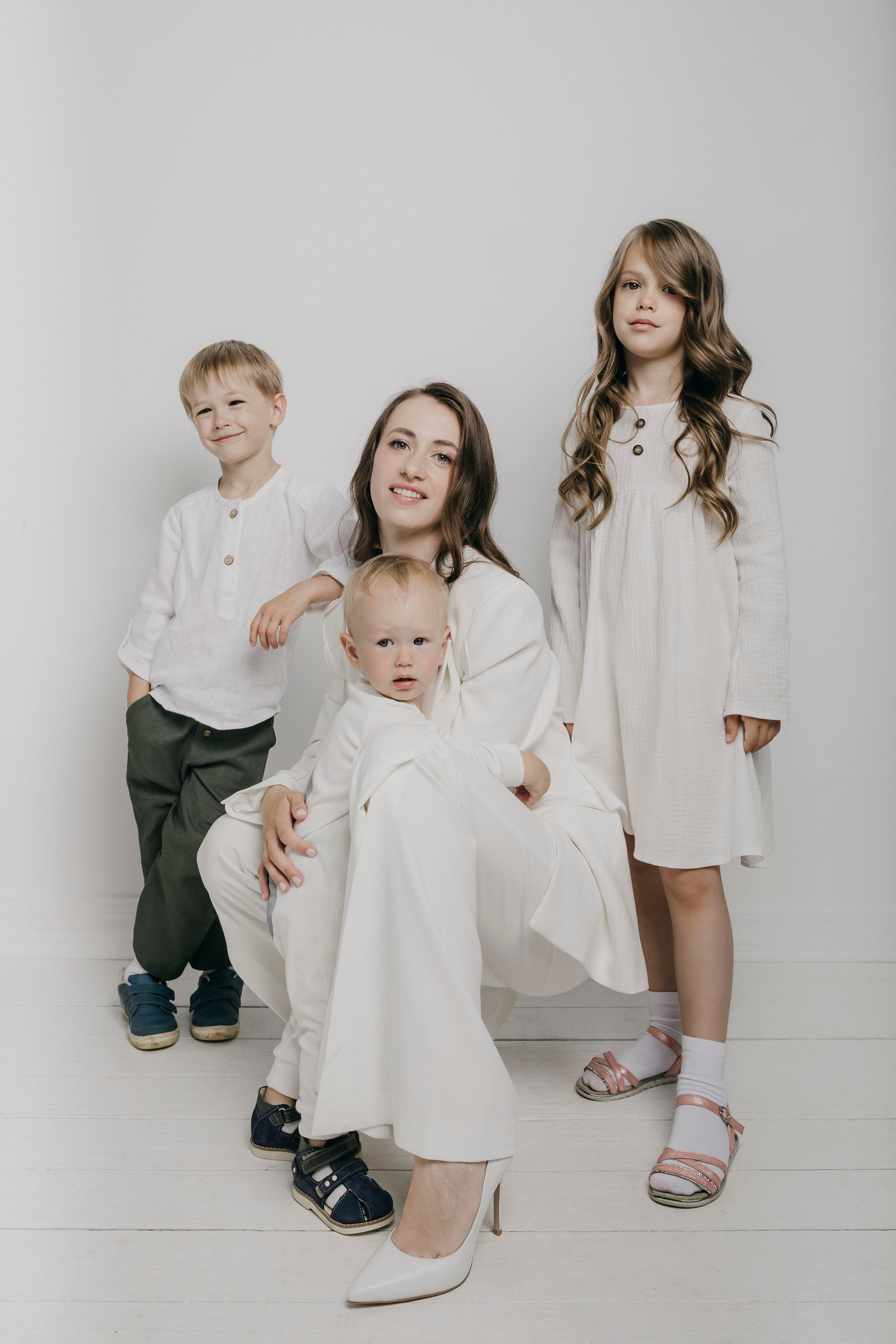 Семейная фотосессия в студии в Москве. Свадебный фотограф в Москве Екатерина Гусева