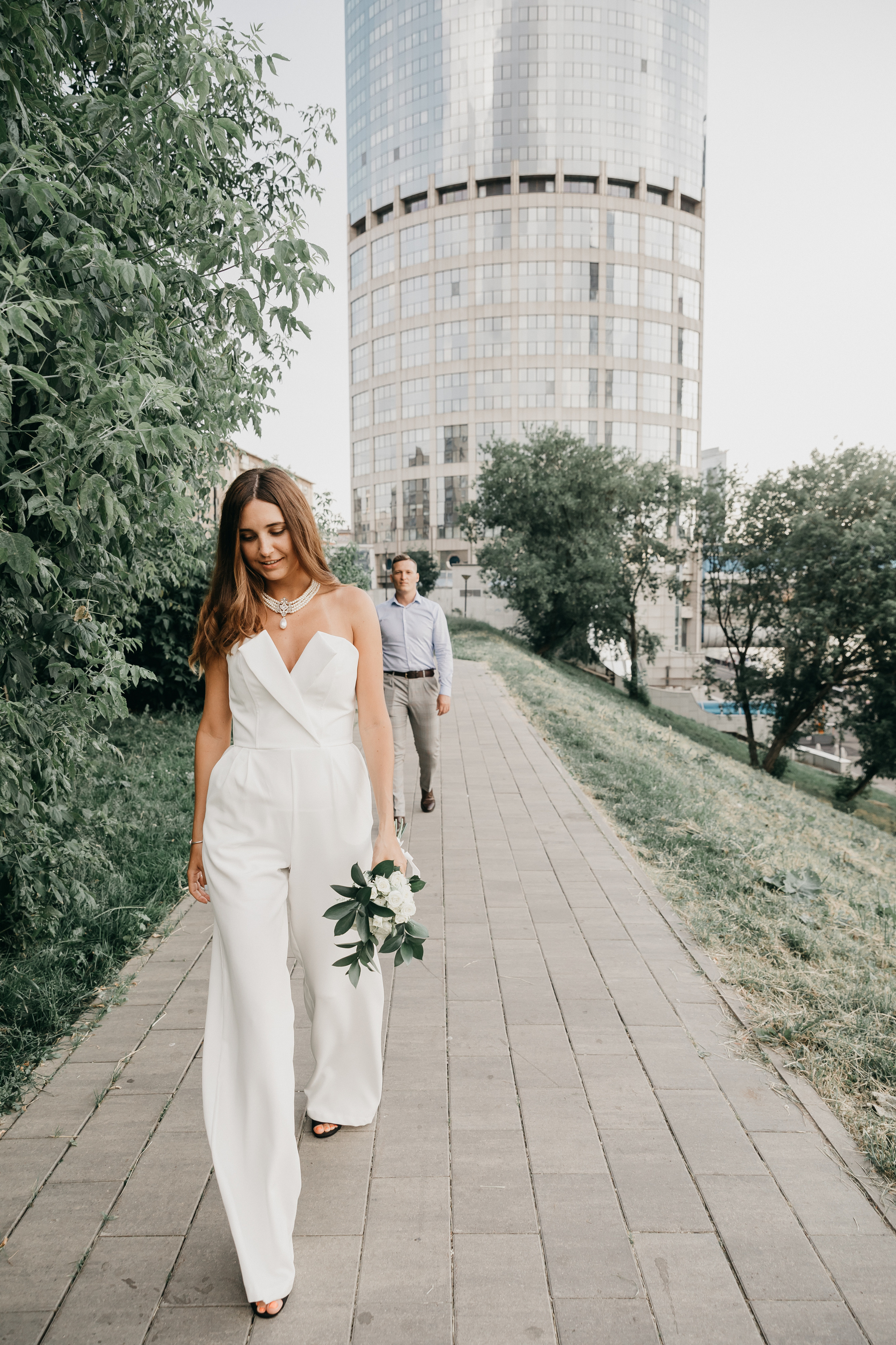 Свадебная фотосессия на берегу Москвы-реки. Свадебный фотограф в Москве Екатерина Гусева