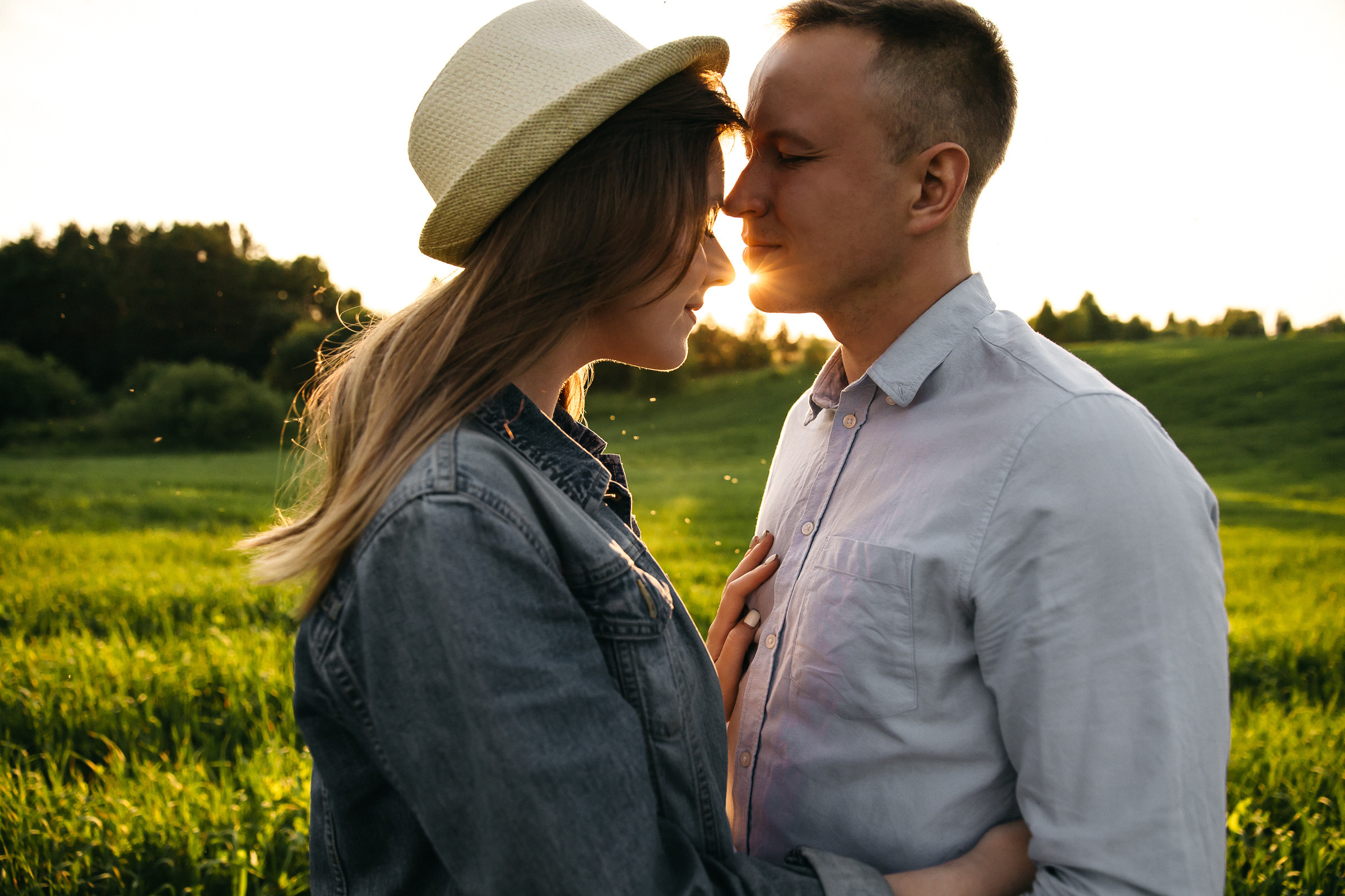На мопеде на пикник. Фотограф Ян Ежов | Свадебный фотограф в Томске