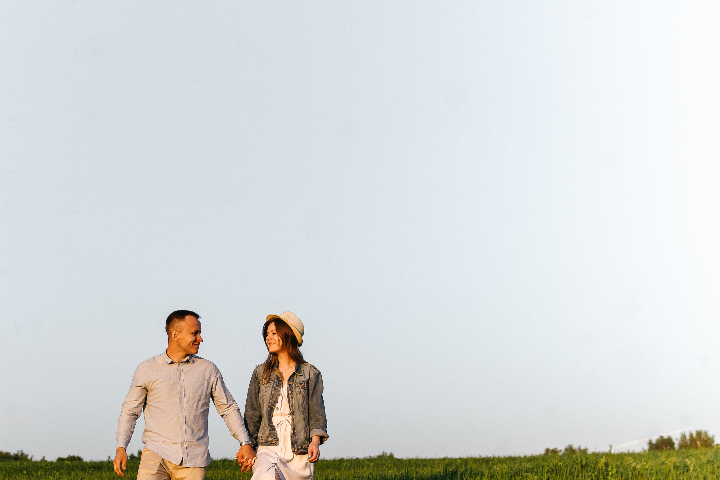 На мопеде на пикник. Фотограф Ян Ежов | Свадебный фотограф в Томске