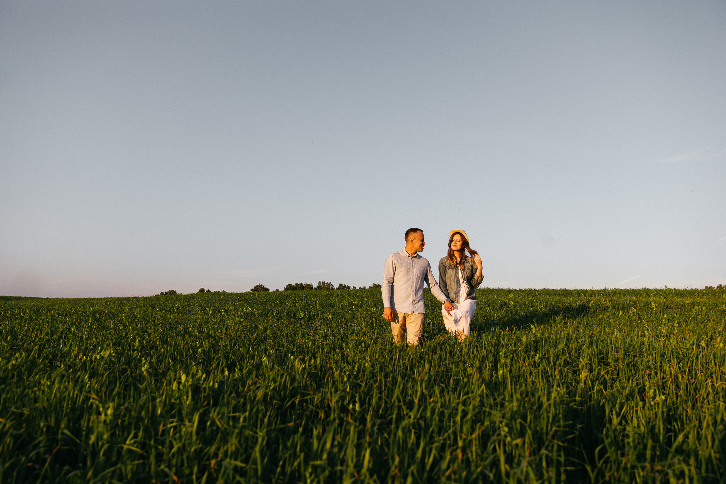 На мопеде на пикник. Фотограф Ян Ежов | Свадебный фотограф в Томске