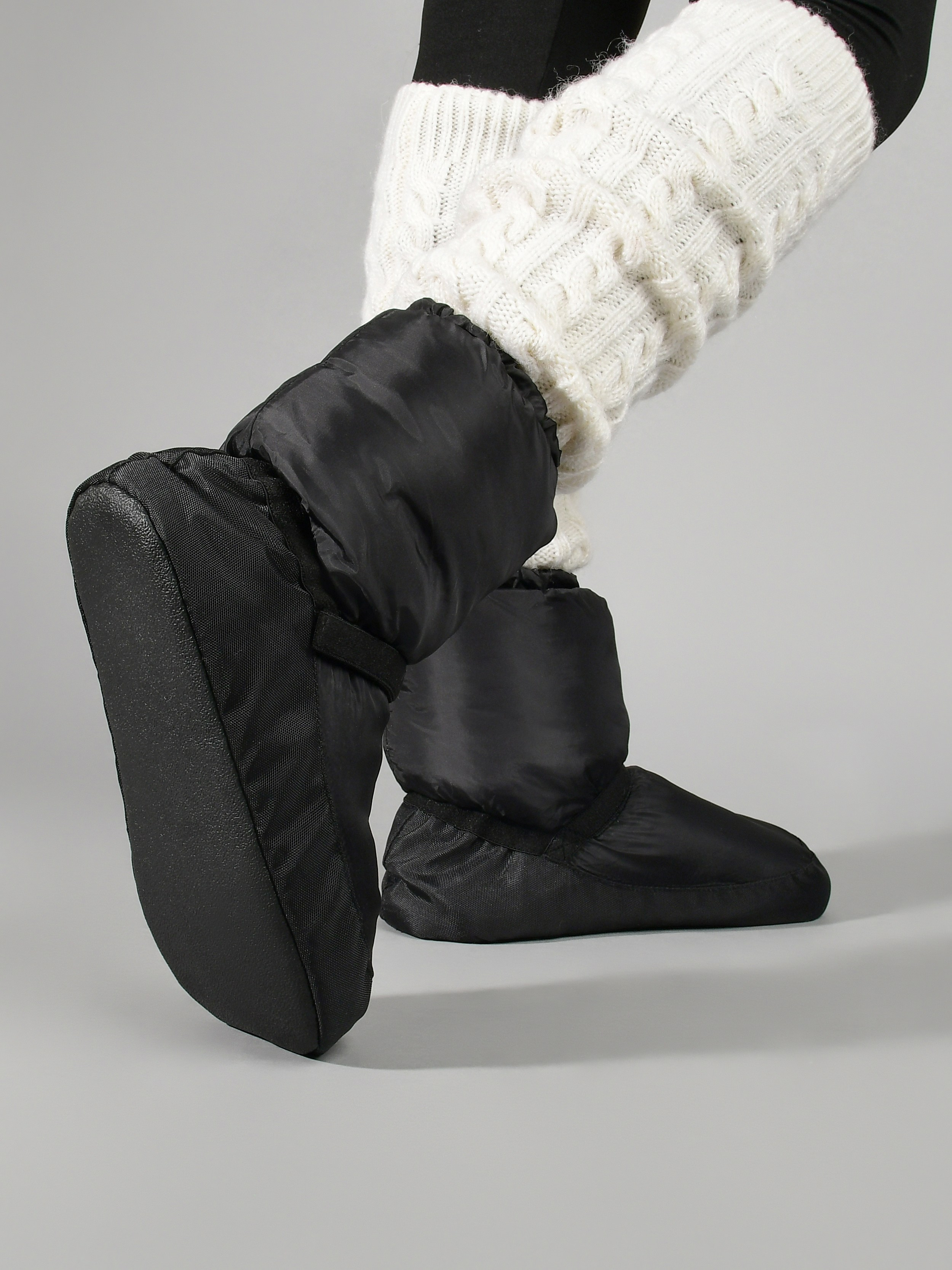 Зимние балетки на ногах