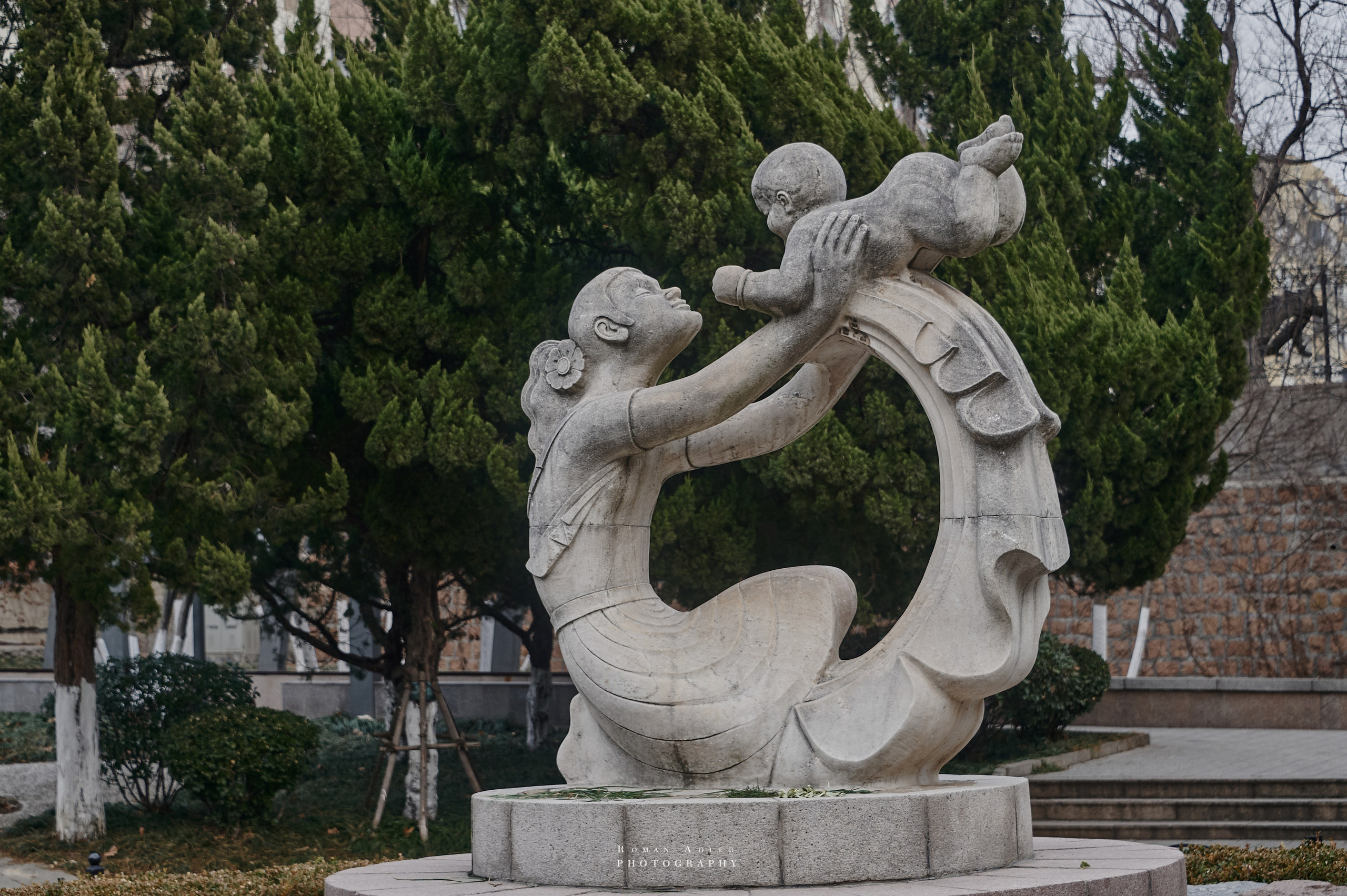 Памятники Циндао, Китай Русский взгляд. Фотограф Роман Адлер. Фото Циндао. 