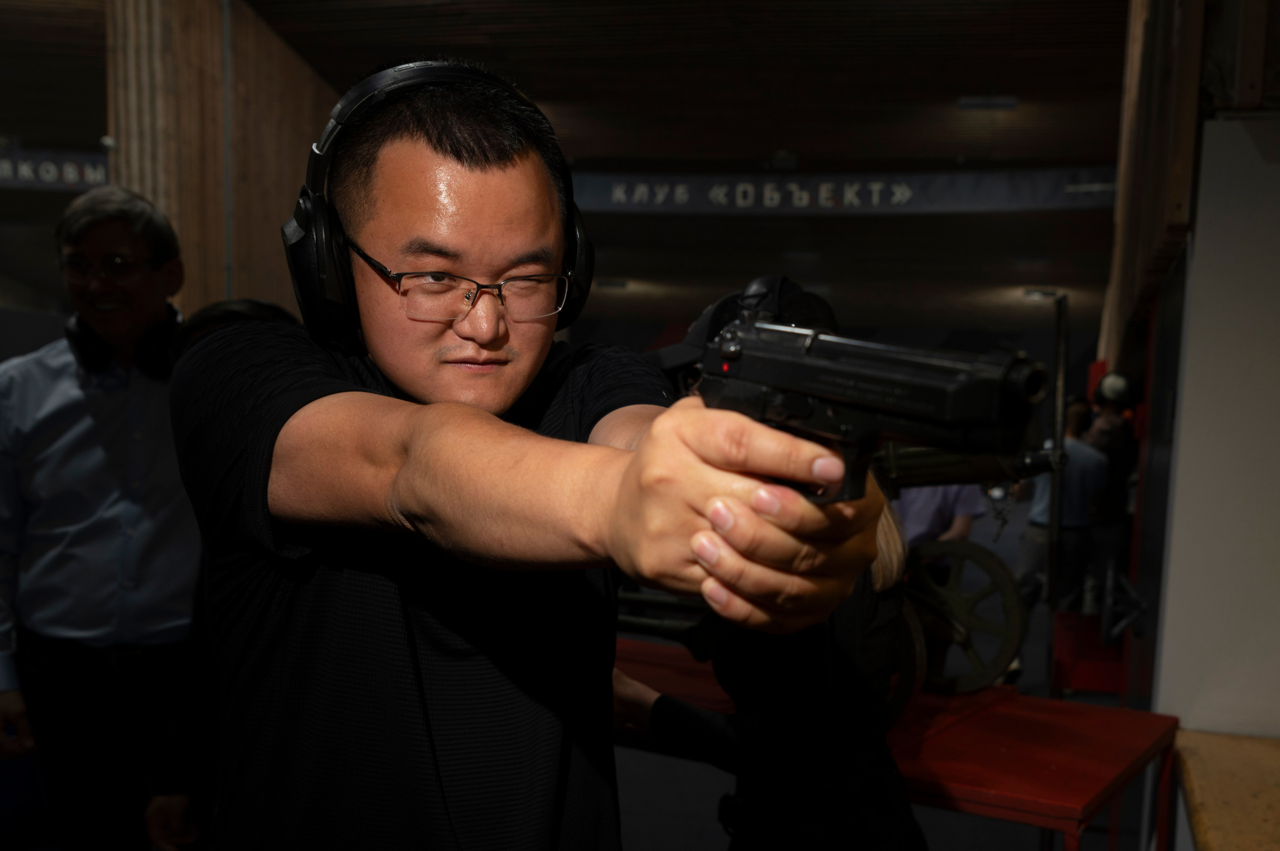 Фоторепортаж из стрелкового клуба «Объект». Фотограф Роман Адлер