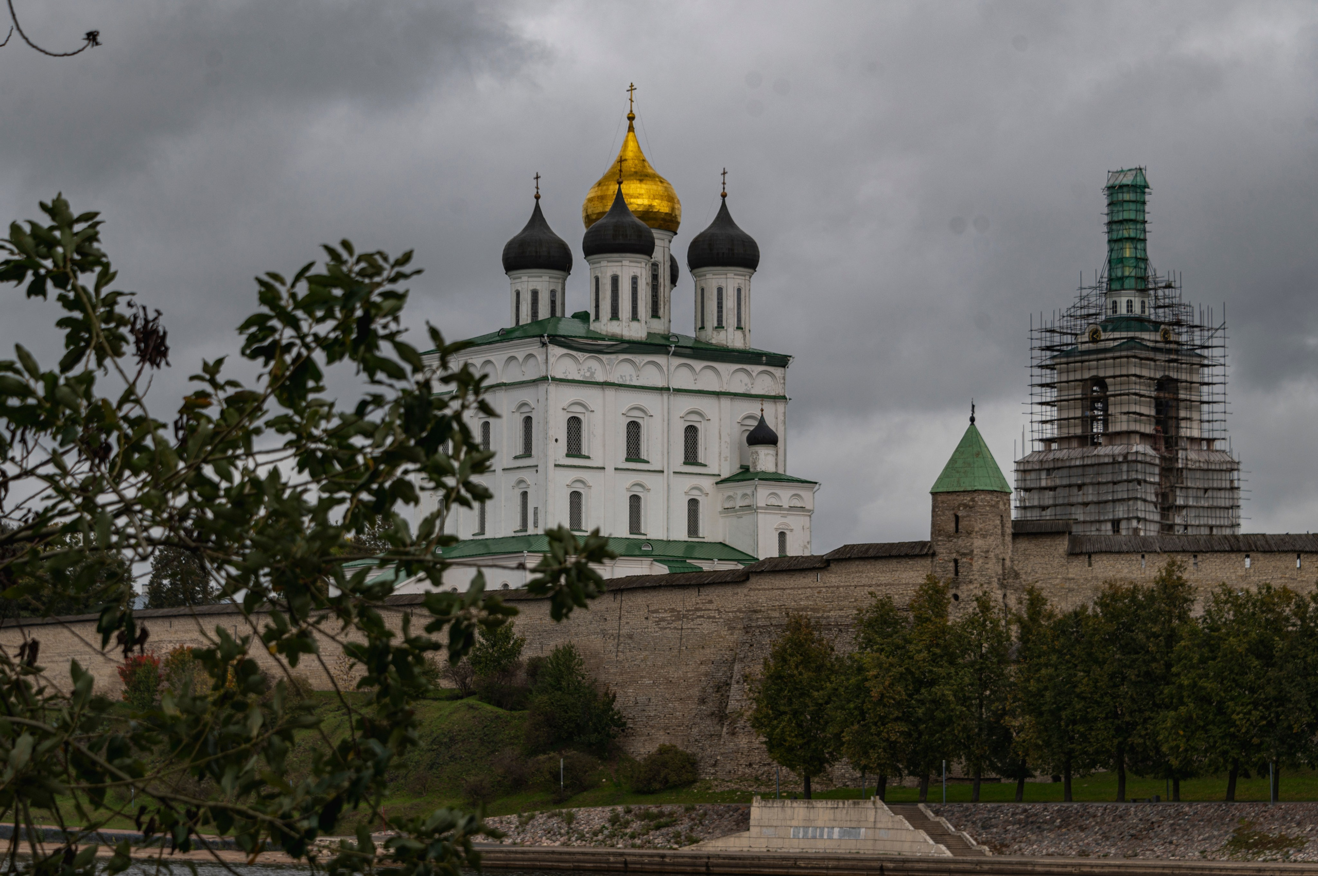 Псков. Октябрь 2023. Фотограф Роман Адлер