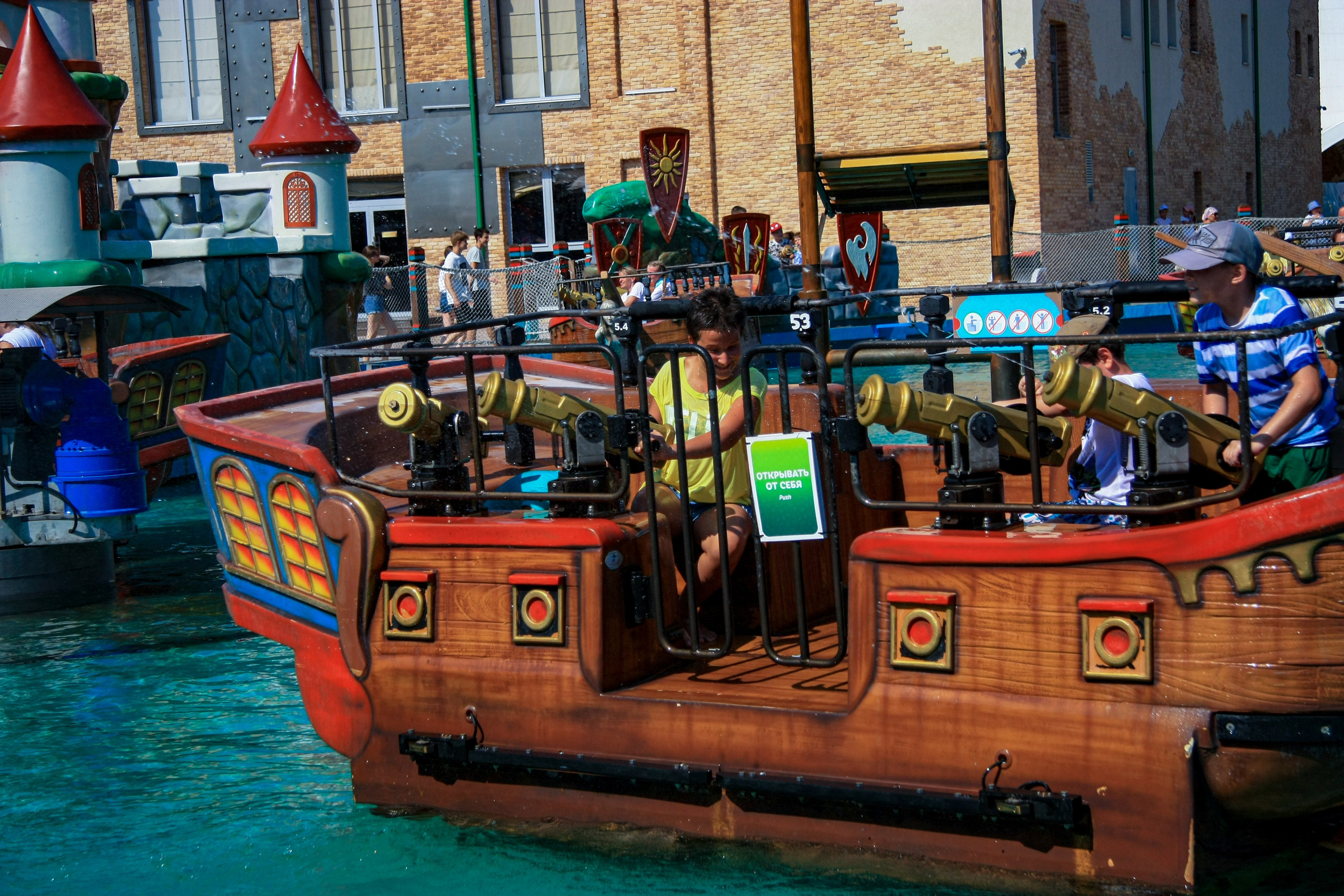 Первые кадры. Сочи — парк. Фотограф Роман Адлер