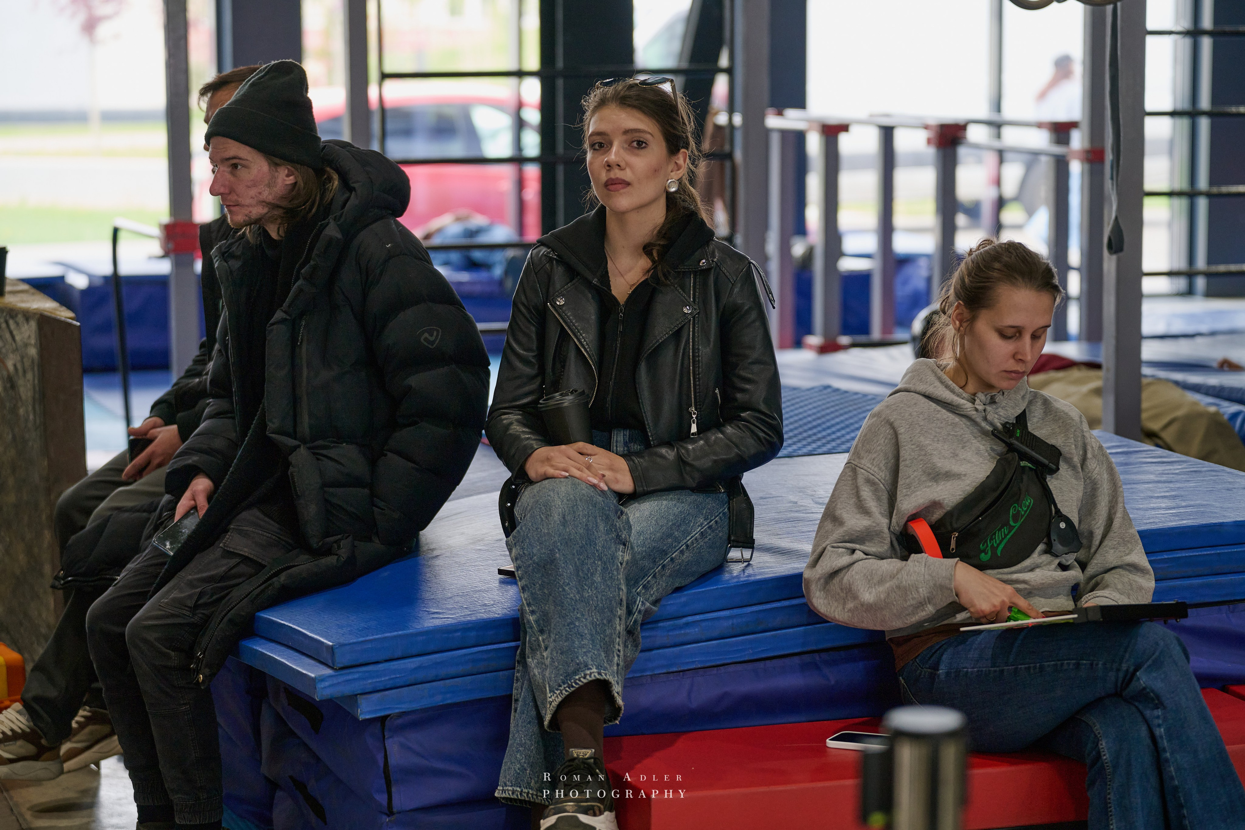 Репортаж со съёмок фильма «Своя в доску». Фотограф Роман Адлер