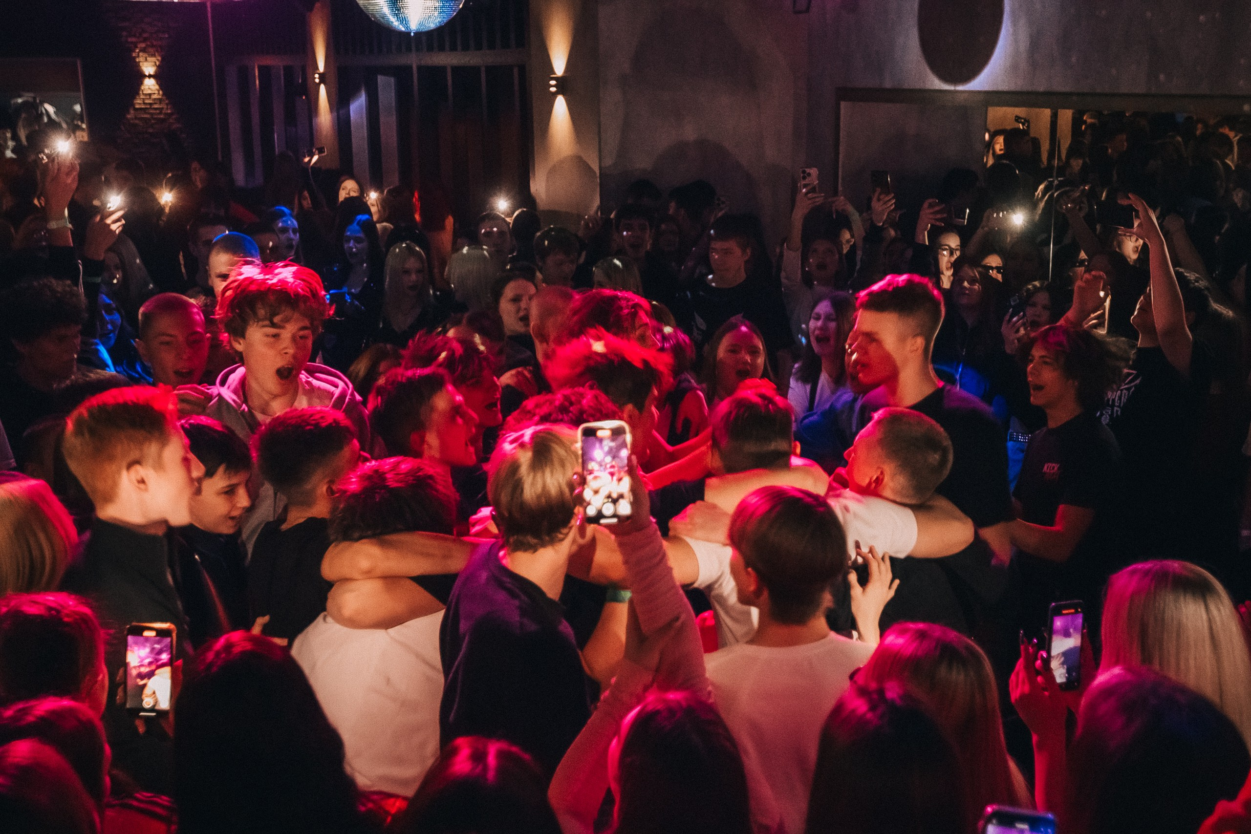 8 MARCH WOMENS DAY PARTY. Фотограф в Кемерово Владислав Шульц