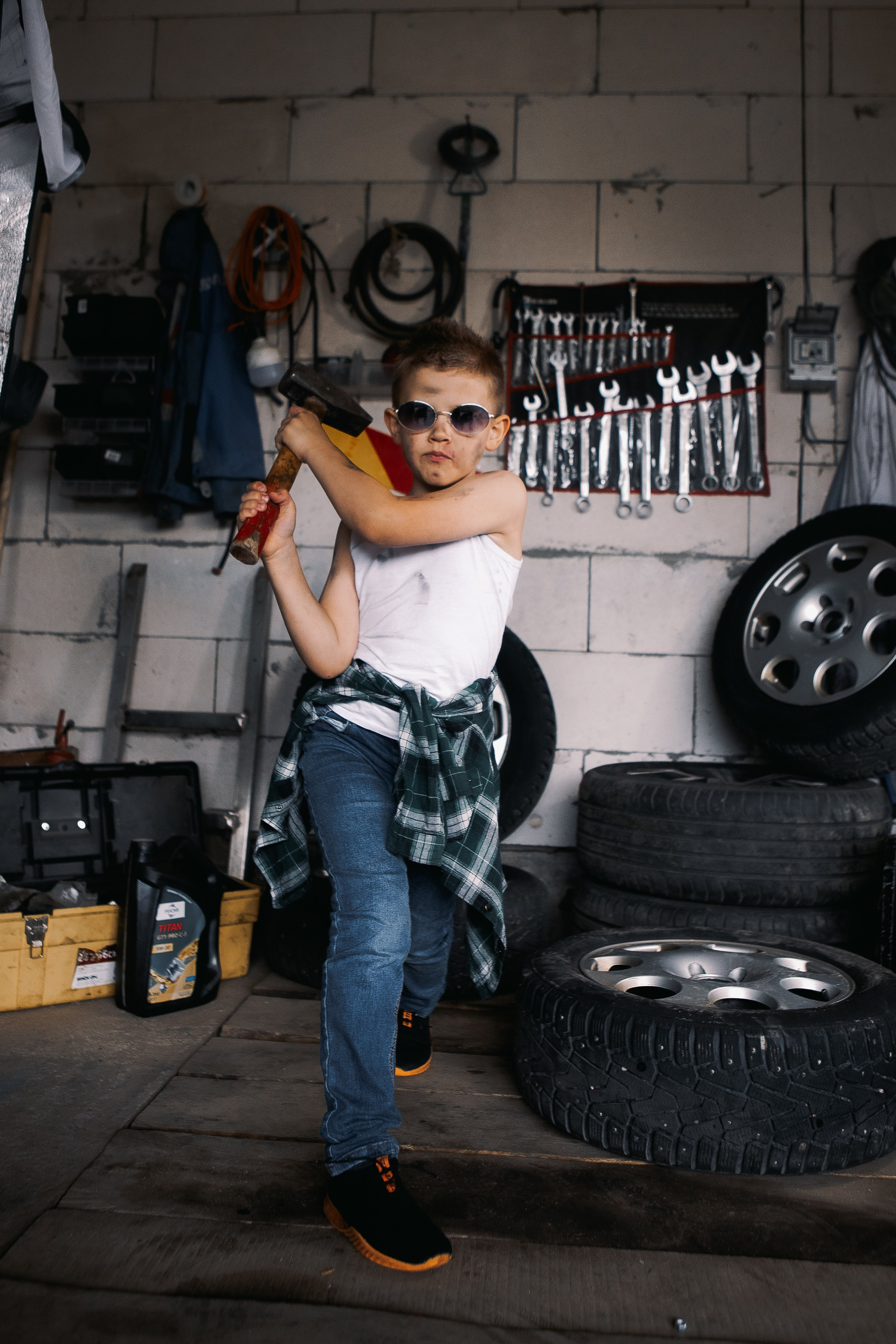 Фотосессия в гараже. Семейный детский фотограф. Фотосессия в Минске