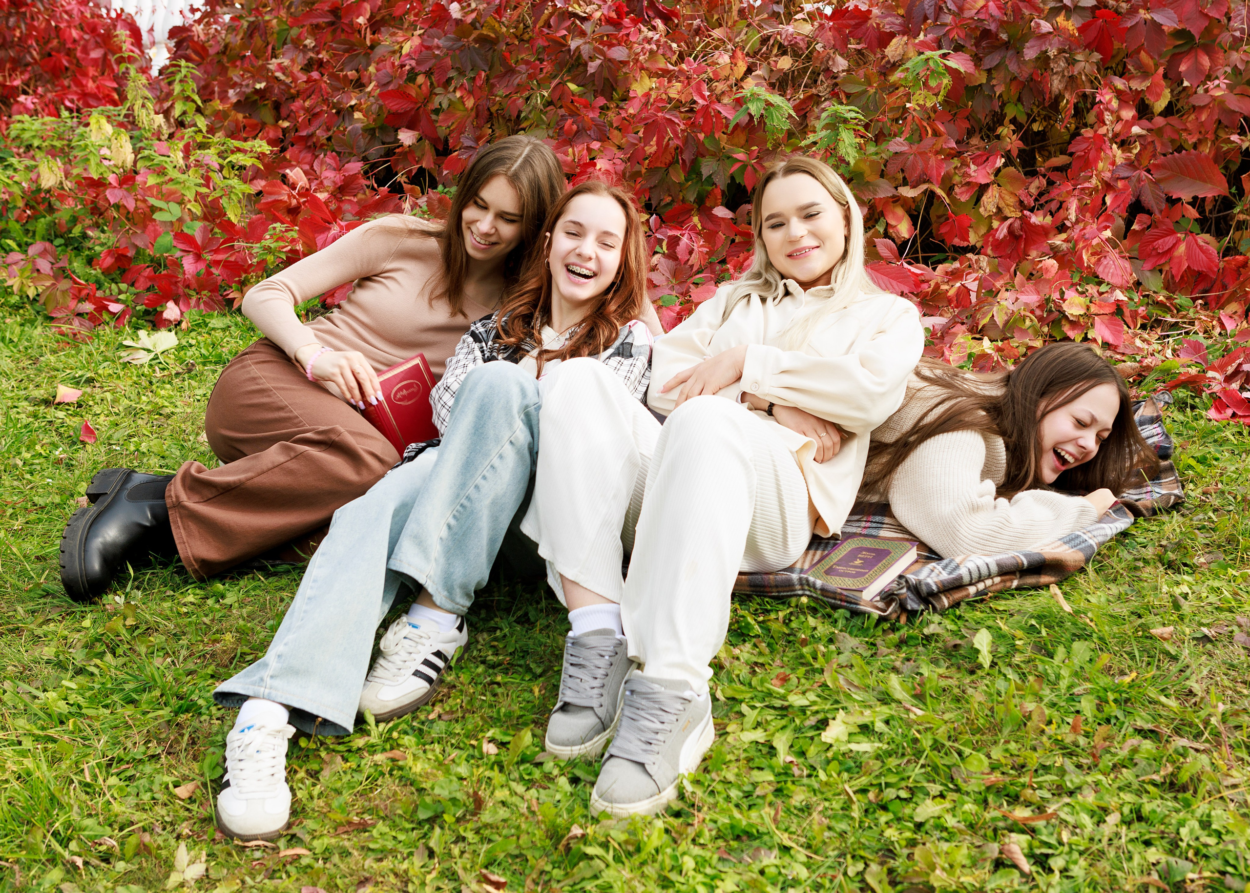 Школа 9 — 11 классы. Выпускные альбомы для школ и детских садов