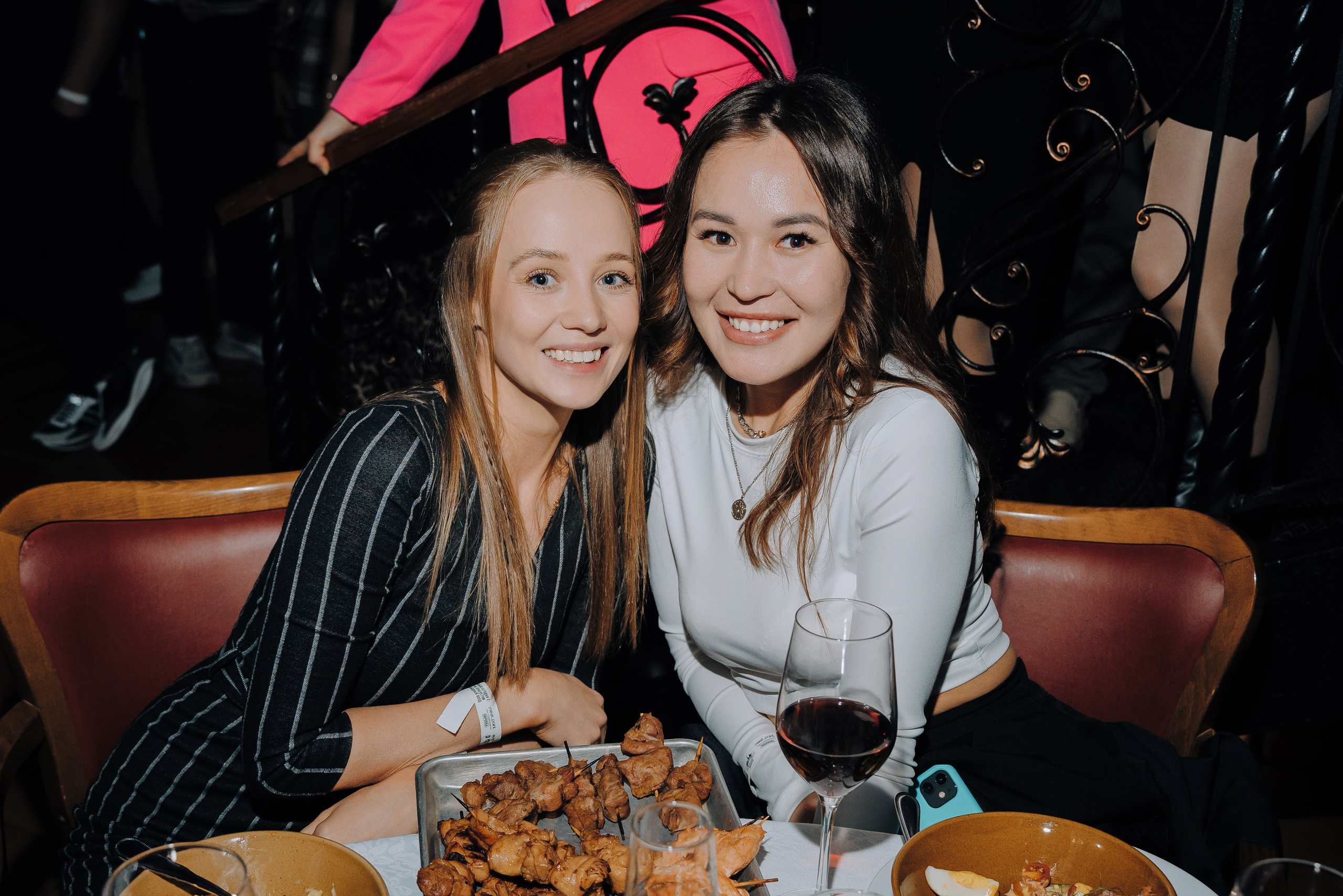 20 ЛЕТ МЕГАПОЛИС ЧЕЛЯБИНСК ХЕДЛАЙНЕР ЕЛКА. Репортажный фотограф Зуев Роман г. Челябинск