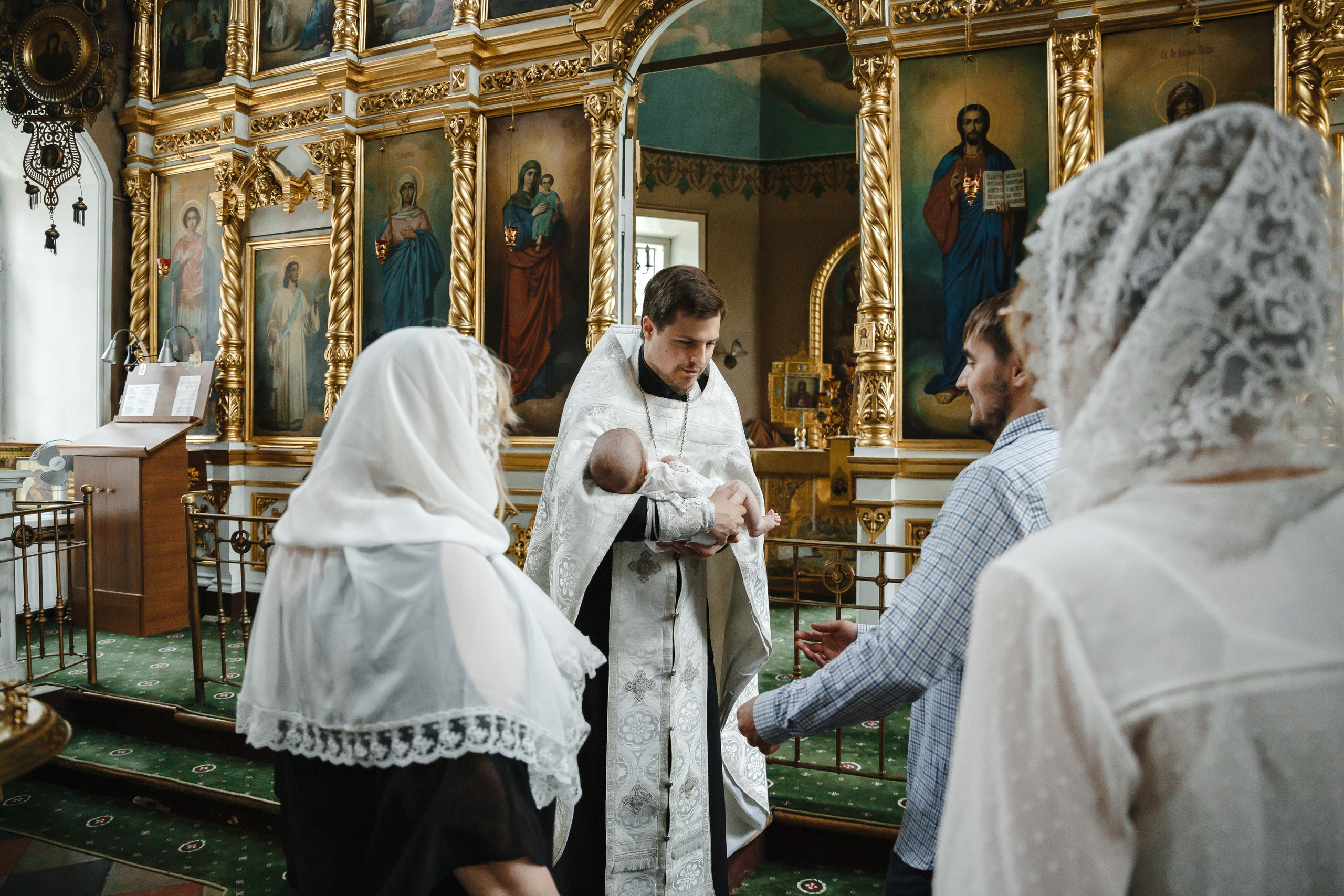 Крещение в храме Спаса Нерукотворного Образа в Б.Свинорье Г.Москвы. Фотограф на Крещение Москва