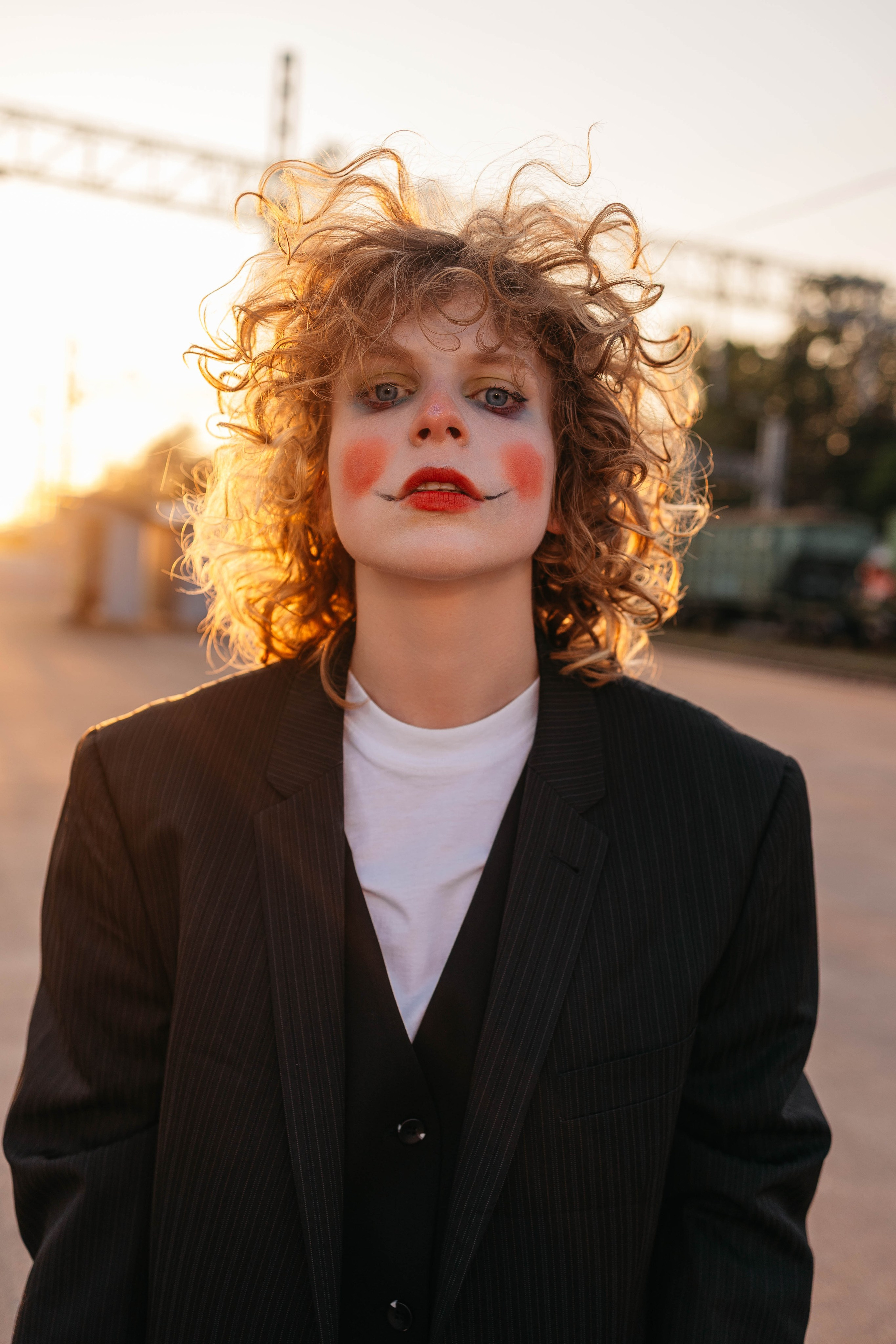 Закат на ЖД вокзале. Лиза. Фотограф в Твери Лагодная Яна