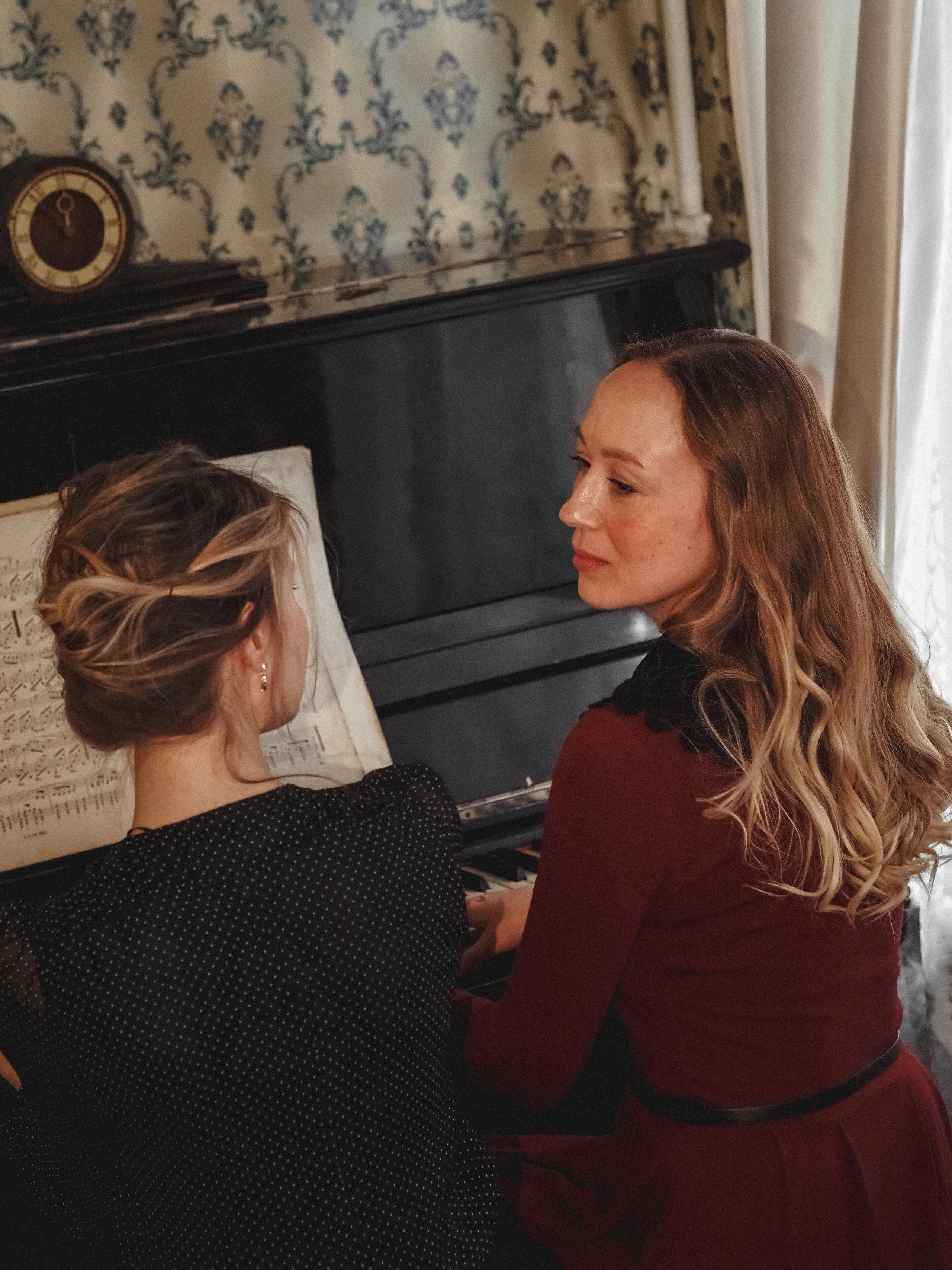 Ирина и Евгения в доме Пельцама. Семейный фотограф Ольга Барабанова