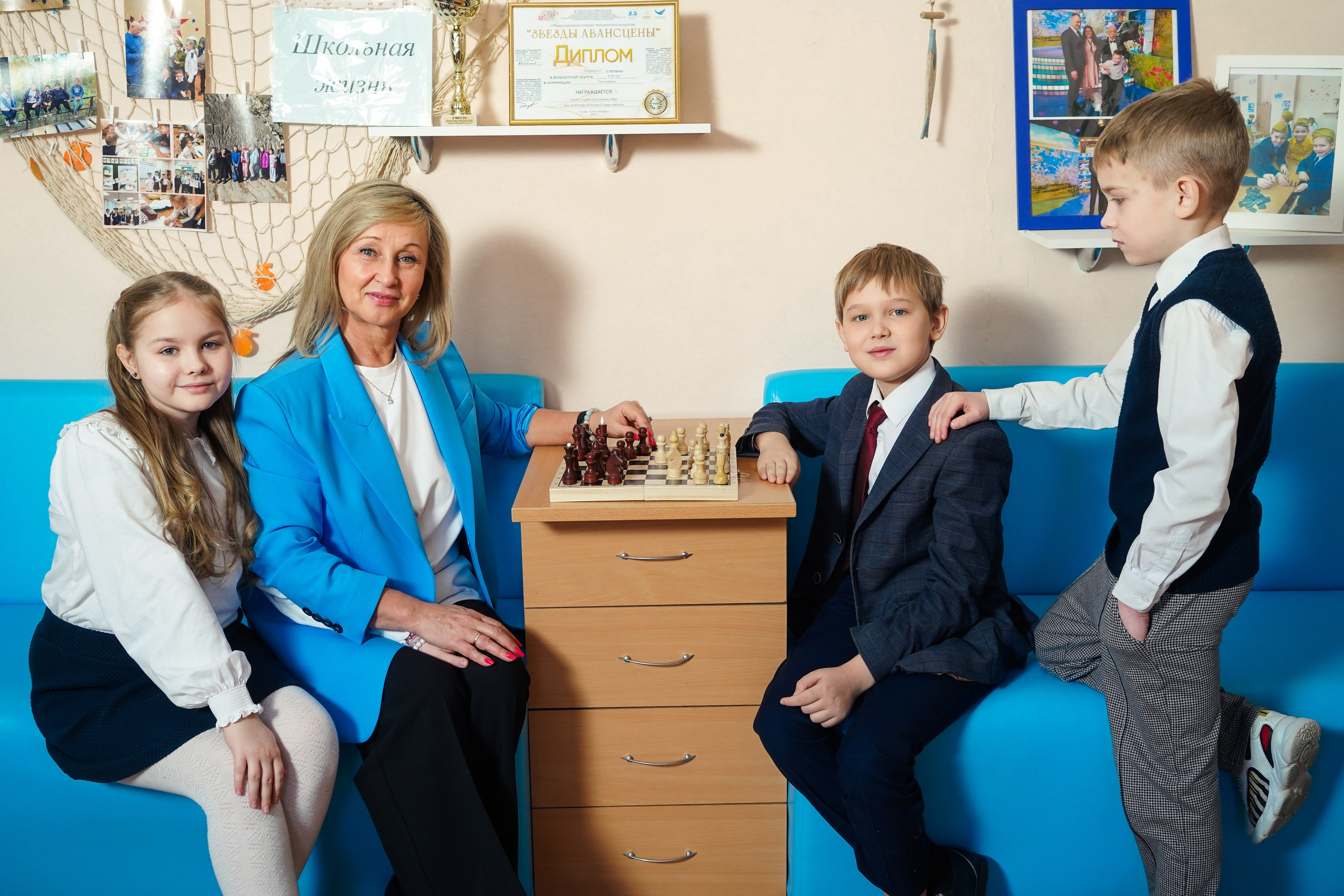 Выпускные альбомы, 4 класс Школа № 175 школьная фотосессия. Семейный и портретный фотограф в Екатеринбурге Анна Лобанова