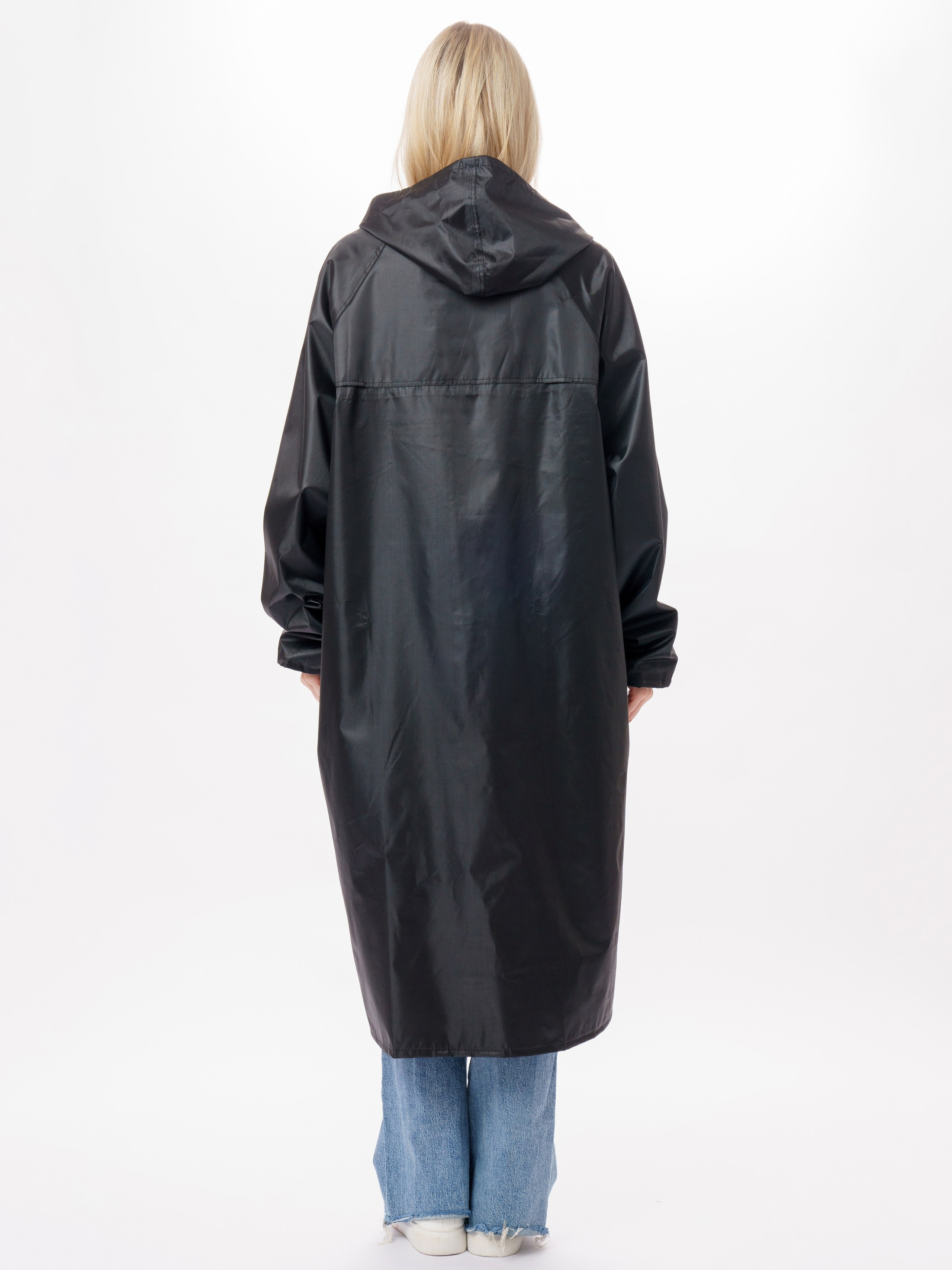 Дождевики, парная съемка. KED Production — продакшн из СПб. Создаём фото, видео и контент, который помогает брендам и селлерам продавать больше