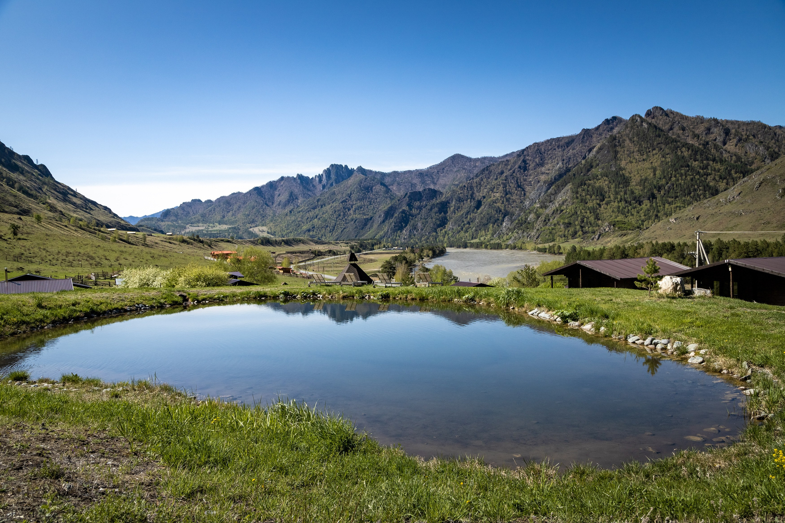 Фотосъёмка интерьеров и территории ALTAY CHALET. Коммерческий фотограф Яков Рослин