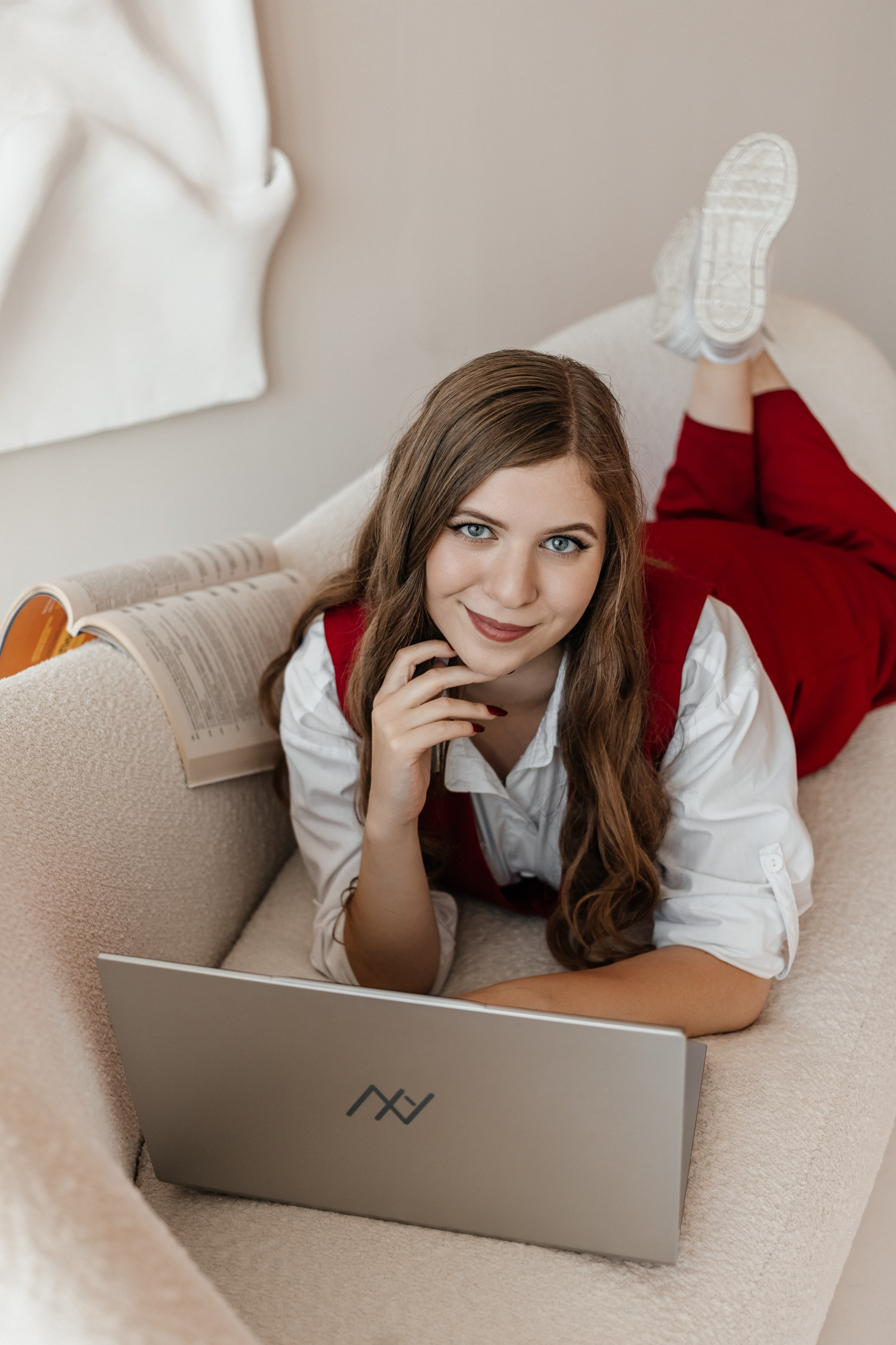 Контентная съемка для профиля репетитора русского языка. КОНТЕНТ ФОТОГРАФ