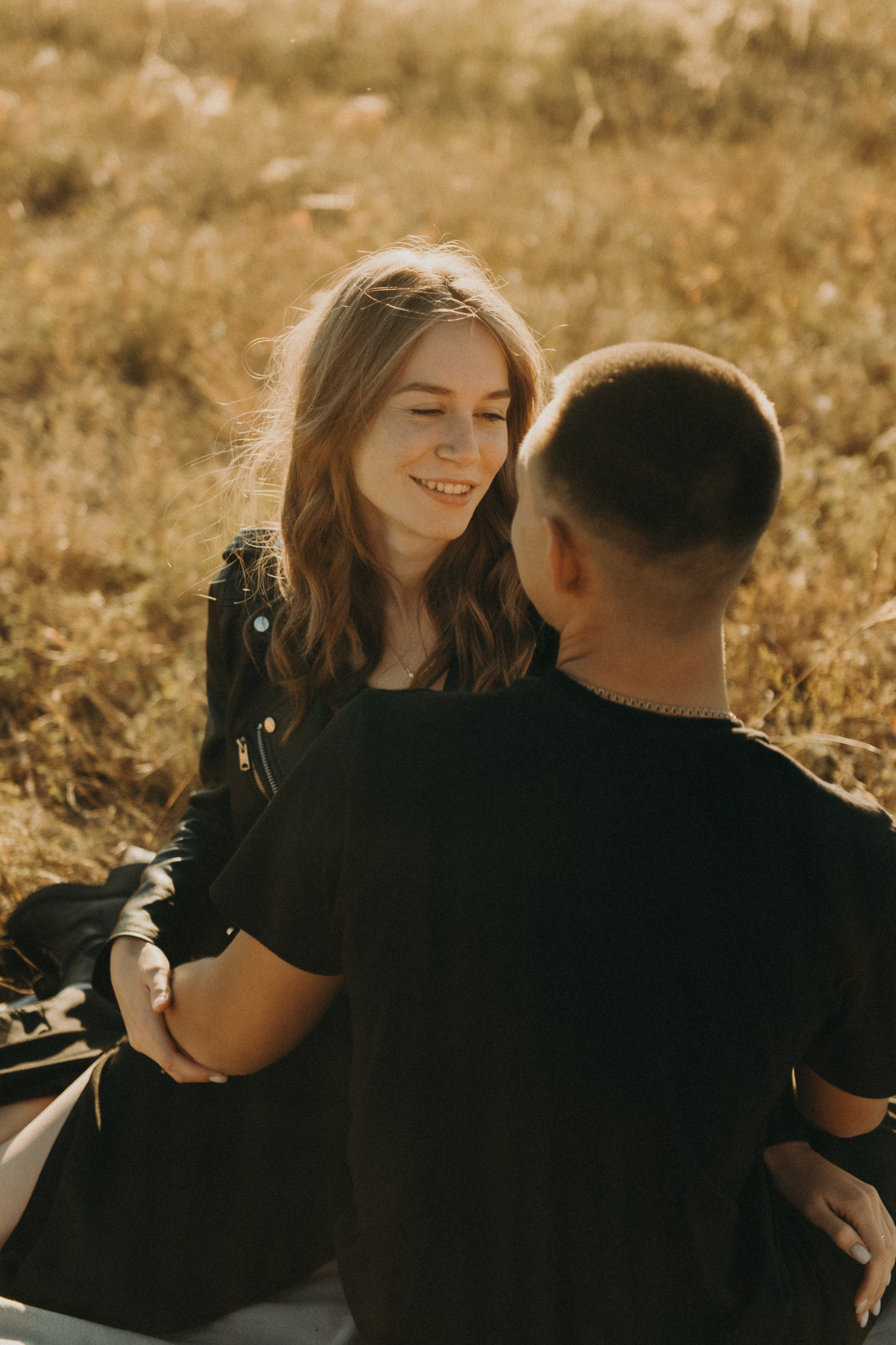 Фотосессия Love Story. Фотограф в Барнауле Дарья Бутурлакина. Люби.Цени.Касайся