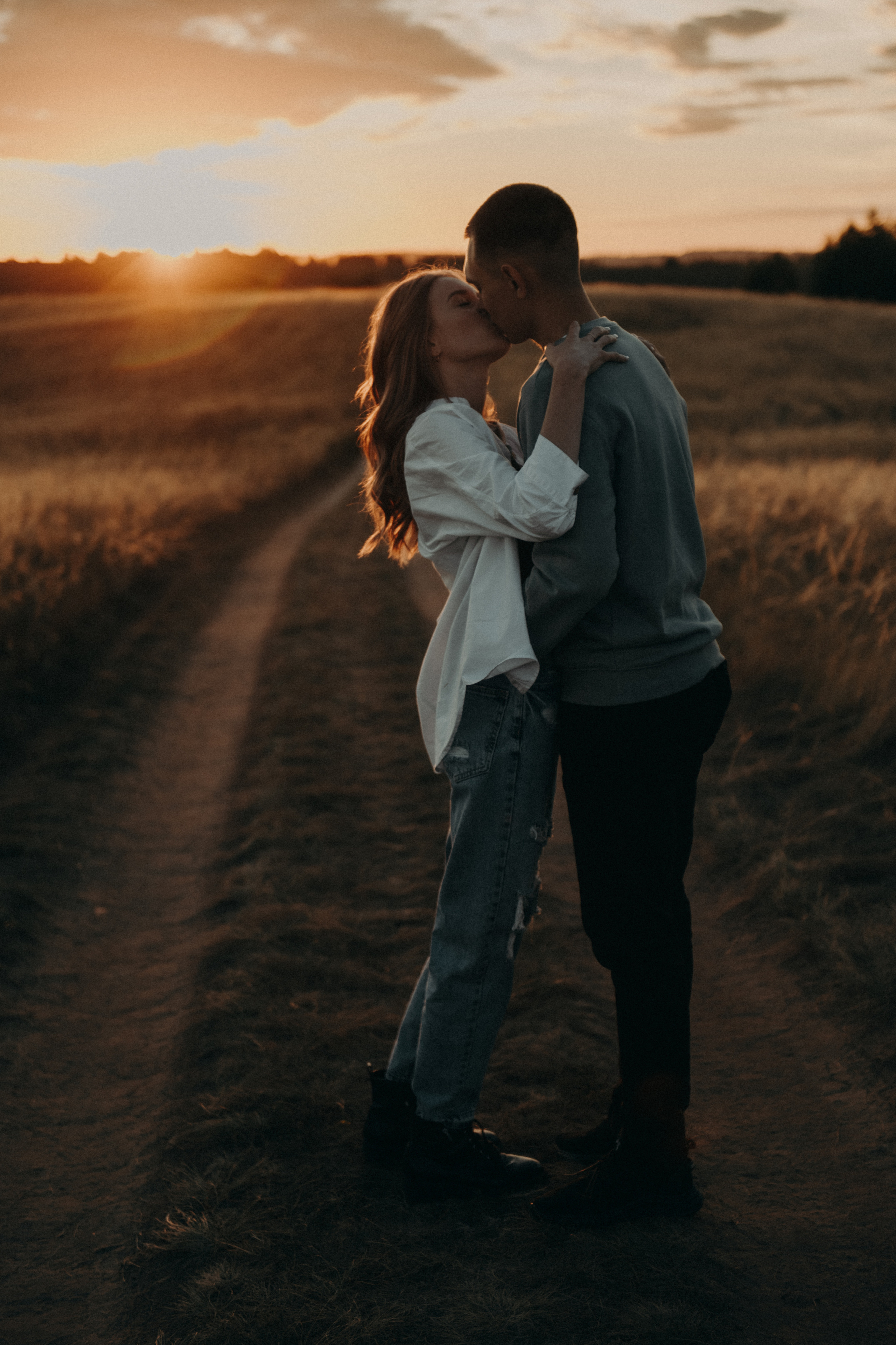 Фотосессия Love Story. Фотограф в Барнауле Дарья Бутурлакина. Люби.Цени.Касайся