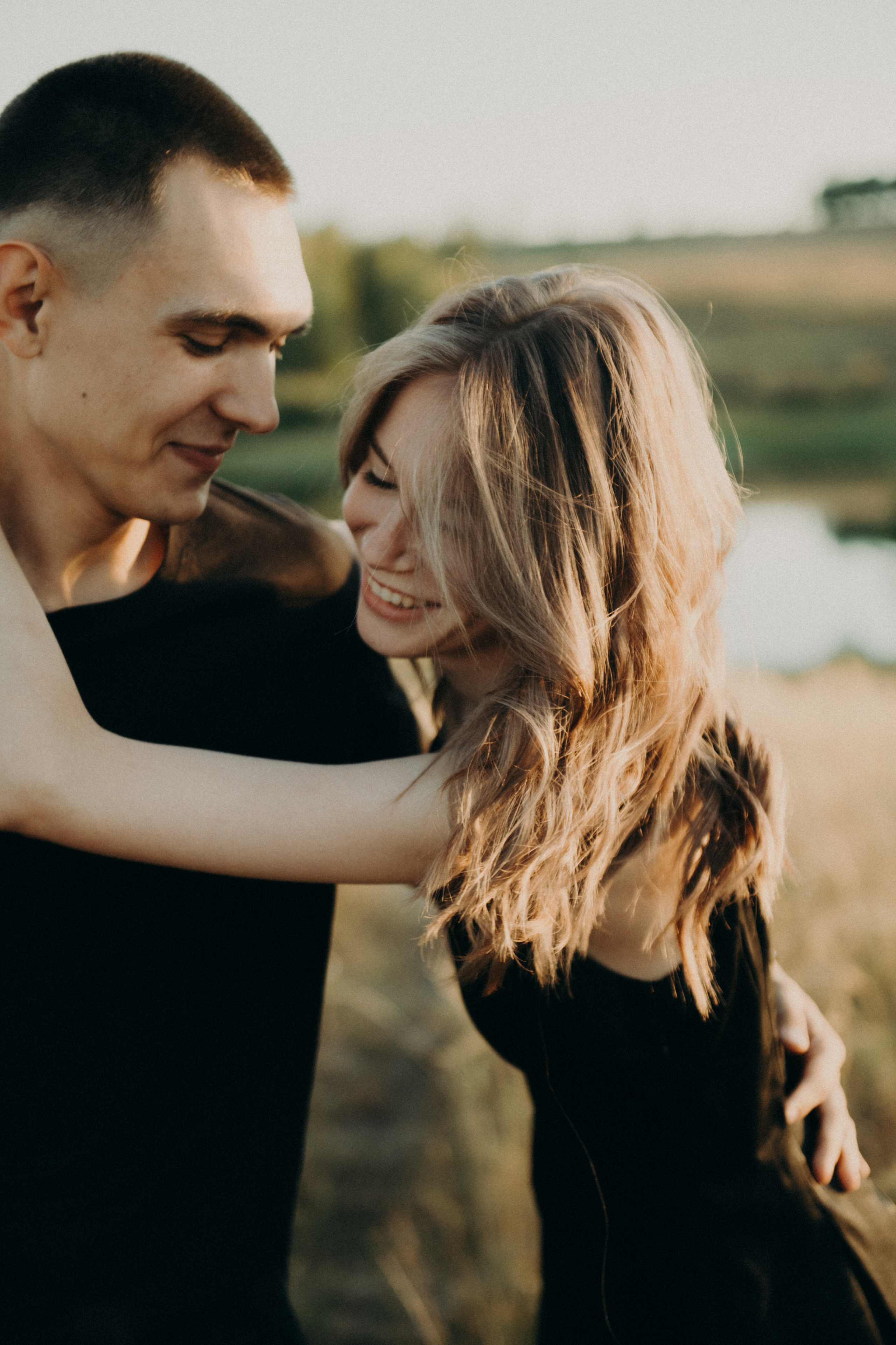 Фотосессия Love Story. Фотограф в Барнауле Дарья Бутурлакина. Люби.Цени.Касайся